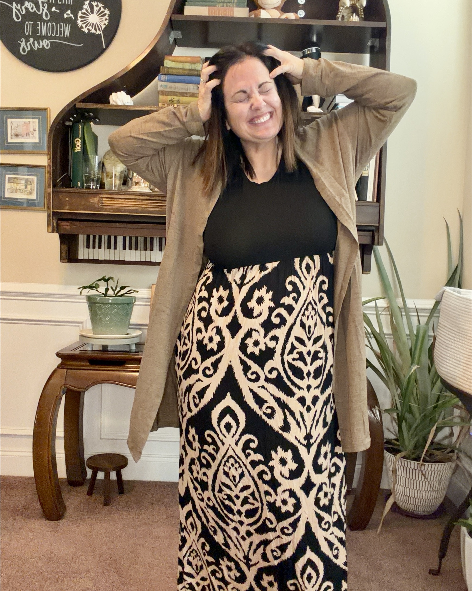 Such a great dress and cardigan 

#LTKOver40 #LTKMidsize #LTKootd
