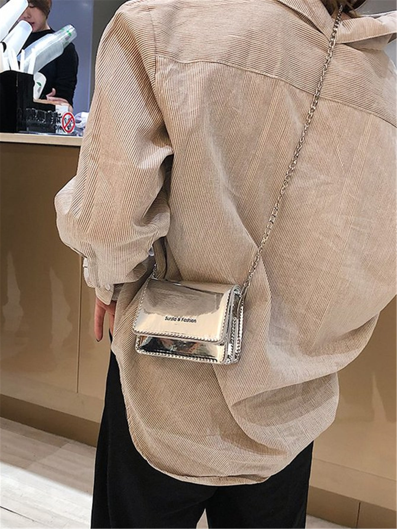 TrendsMini Metallic Letter Graphic Chain Square Bag, Funky, Punk & Bag For Street Wear | SHEIN