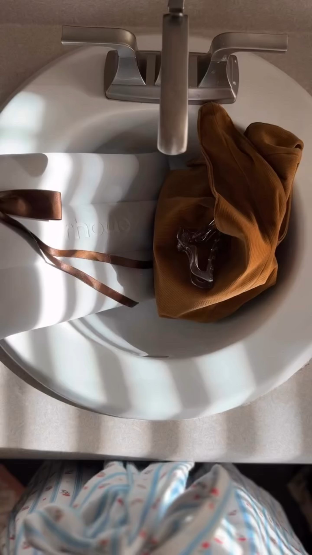 morning skincare faves 🤎 @dimebeautyco AMYSTRATTON @rhode @lissyskincare AMYx10