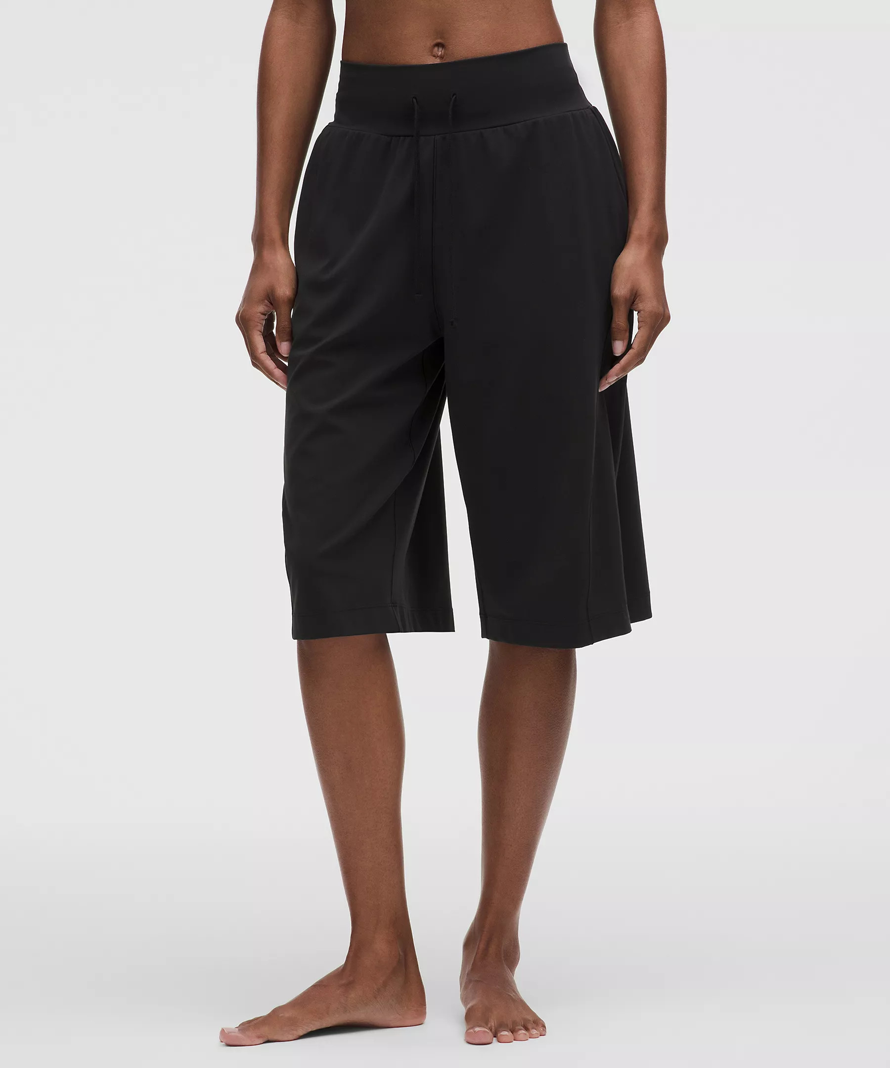 Groove Mid-Rise Relaxed Bermuda Short | lululemon (CA)