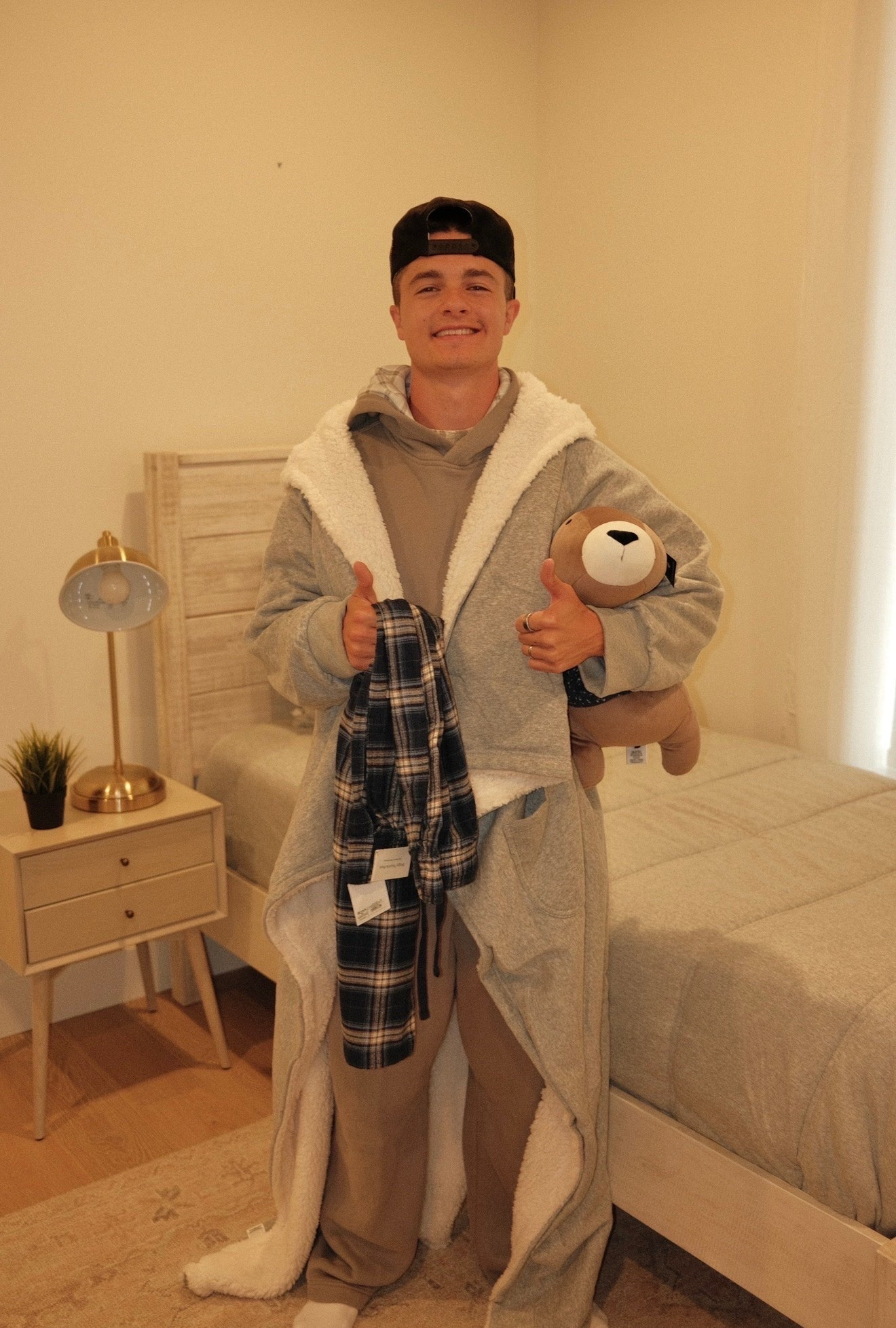 It’s dorm move-in season! The Hollister collection in Target has literally everything a college student will need to dress up themselves and their dorms…
#Ad #Target #TargetPartner
@Target @shop.ltk #liketkit
