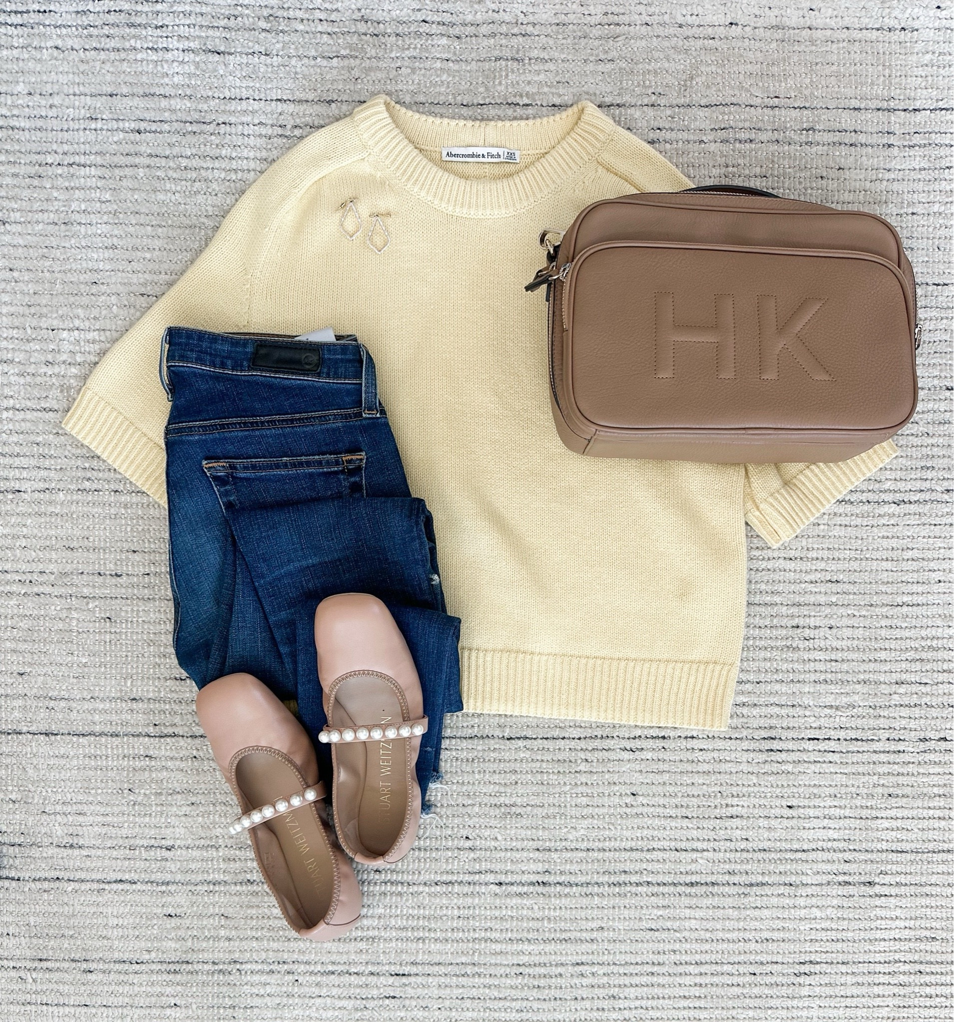 Chic fall outfit with yellow  short sleeve sweater paired with dark skinny jeans and pearl ballet flats. Perfect for everyday wear! Top and pants are 20% off! 


#LTKFallSale #LTKSaleAlert #LTKStyleTip