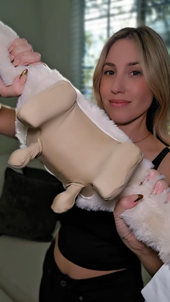 This luxe massager from QVC feels like a heated spa day you can wear 🧸✨ #qvcfinds #giftguide #massager #cozyseason #tiktokshopfinds #christmasgiftideas #selfcaregifts #sharperimage #neckmassager #holidayfinds”

#LTKGiftGuide