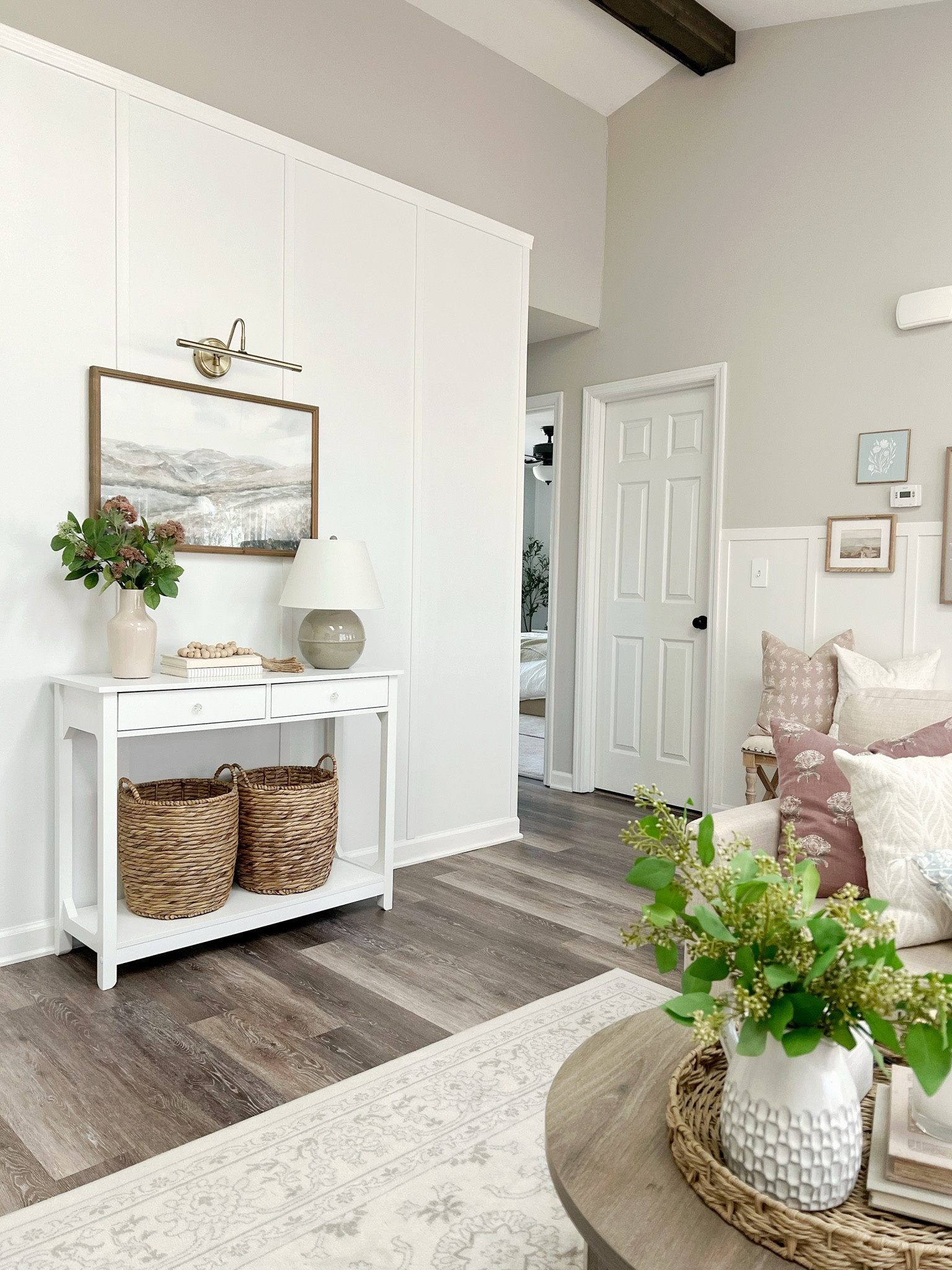 Spring has sprung in my home 🌸
Living room 
Console table 
Entryway
Spring florals 
Home Decor 
Picture light 

#LTKstyletip #LTKSeasonal #LTKhome