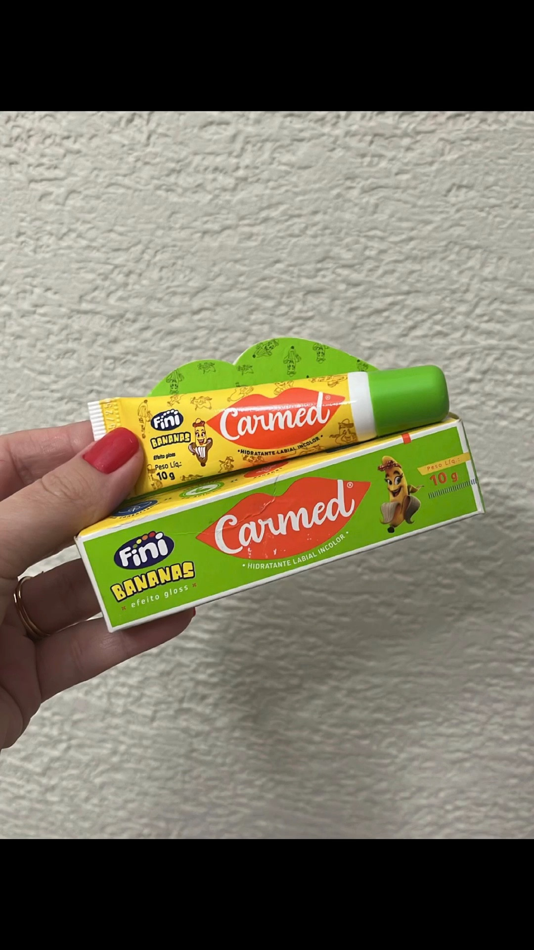 Os Carmeds de Fini ainda tão dando o que falar, por isso hoje trouxe aqui o que achei sobre o de Banana. Depois de usar, eu simplesmente AMEI! ♥️

E pra combinar com a legenda e a boca da embalagem do Carmed Fini Banana, usei minha camisa da @sempreprontamd , a loja da minha amiga @tammycunha . Se você AMA um look novo e estar na moda, não deixe se seguir a loja, as roupas são lindas e o atendimento maravilhoso! ♥️

Se você também ama um hidratante labial, ta curtindo os Carmeds de Fini conta pra gente nos comentários! Não esquece de compartilhar com o amigo ou amiga que também ta doidoo pelo seu! 🥰🥰


#carmed #carmedfini #fini #carmedfinibanana #cimed


#LTKbeauty #LTKunder50 #LTKbrasil