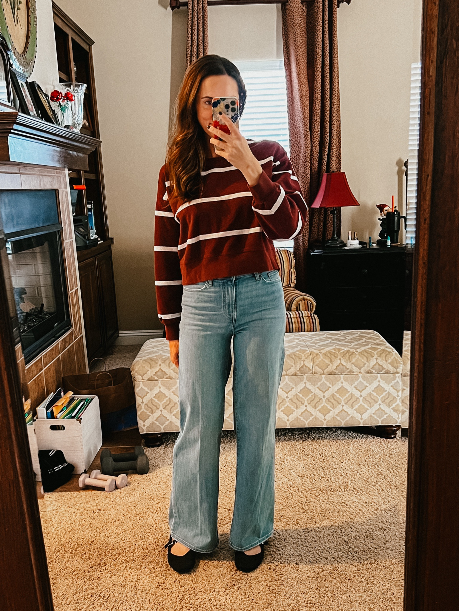 5’9” • Size small • Size 27 

LOVE this pair of Frame denim.  Stretchy and comfortable.  I size down in these.  I normally wear a 27, but get a 26 in Frame.  
Sweatshirt on sale.  Perfect fit (great option for busty gals as it does bulk out at the waist).   True to size.
Ballet flats are a great price point, look like my Rothy ballet flats, and they are 10x more comfortable than my Rothy’s.  True to size.  

#LTKOver40 #LTKSaleAlert #LTKStyleTip