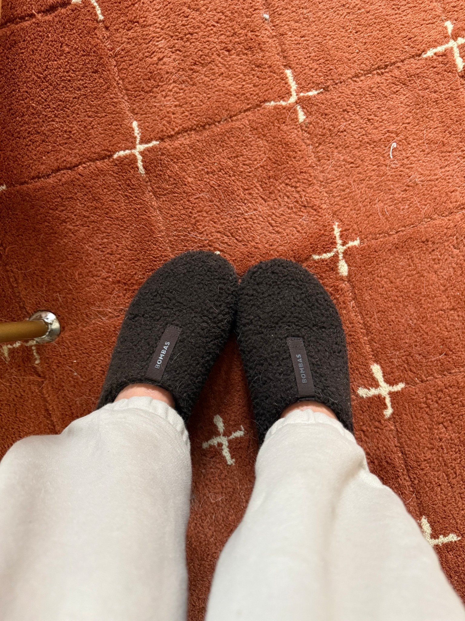 Bombay’s slippers are that girl.
They collect some pet hair, but i don’t really mind that. 
They hold shape after months of every day use. True to size!!

#LTKootd #LTKgrwm