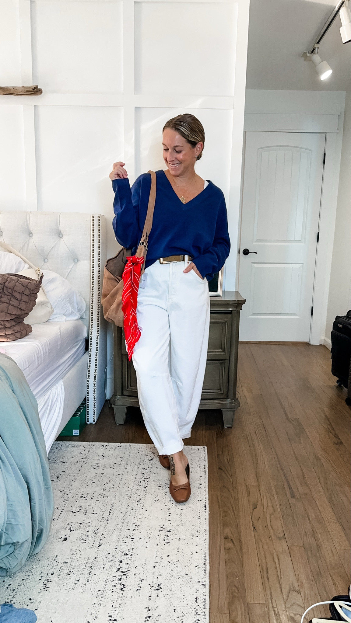 Yes to this outfit. It’s soft. It’s cozy. It’s stretchy. And it’s elevated. Perfect for work or play! Large sweater and tank and 8 jeans. 🤌🏼🤌🏼

#LTKMidsize #LTKFindsUnder50 #LTKOver40