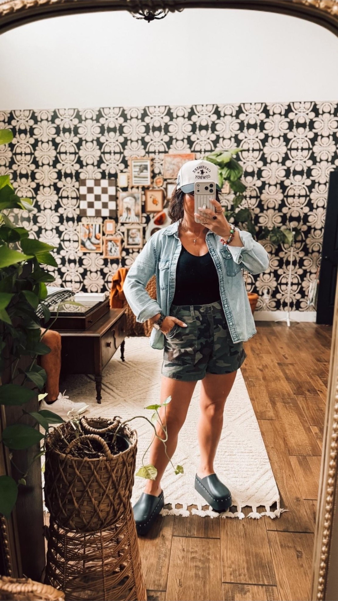 Sale Alert!! 
These @levi shorts are on sale! Such a good FALL transition piece. 

#labordaysale

#LTKgrwm #LTKSaleAlert #LTKPetite