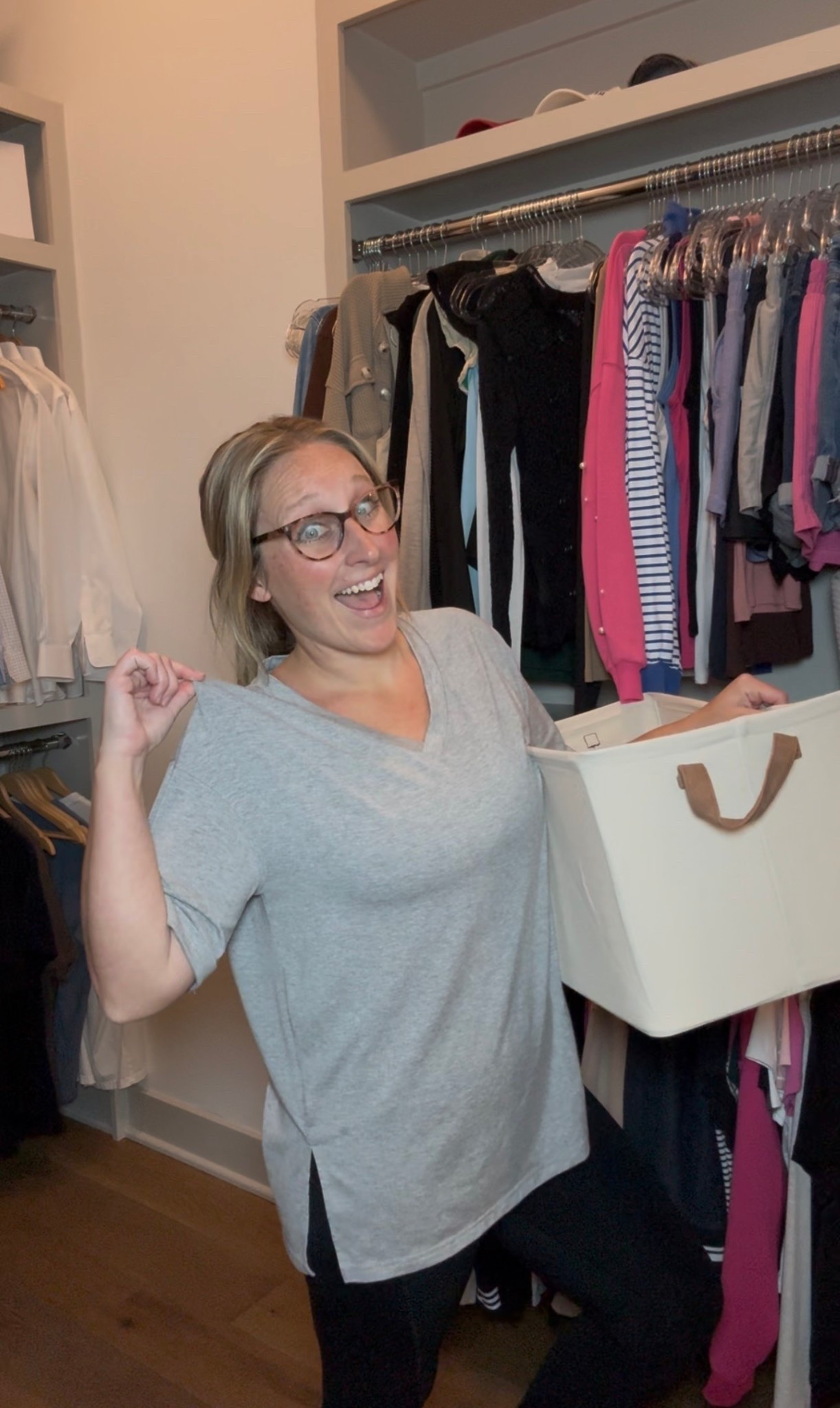 Another millennial mom roll call!  Laundry day in the perfect oversized tee with a slit on the side !!! 

#LTKHome #LTKootd #LTKmomlife