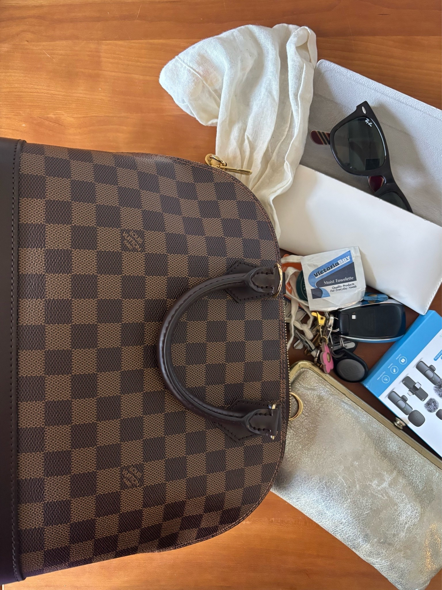 purse spill

#LTKWorkwear #LTKmomlife #LTKOver40