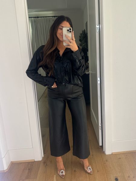 Leather on leather! Here for this look! 
If you’re taller then like me (5’3) I would maybe get the taller version of these pants!

Pants: 28 tts 
Top: medium 

30% off sale rn!!