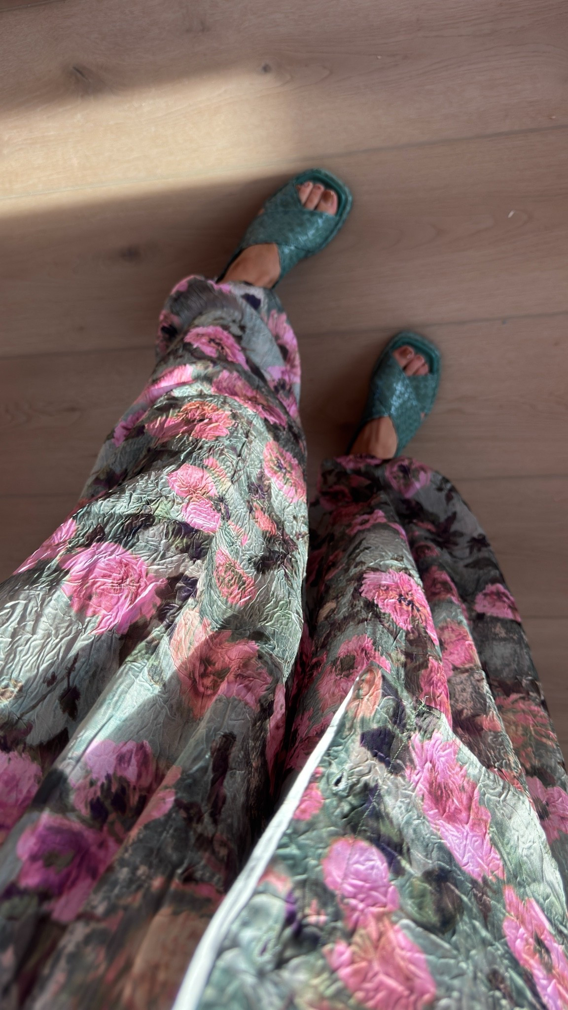 Love this sweet print and use code EXTRA20 for these uber comfy sandals.

#LTKootd