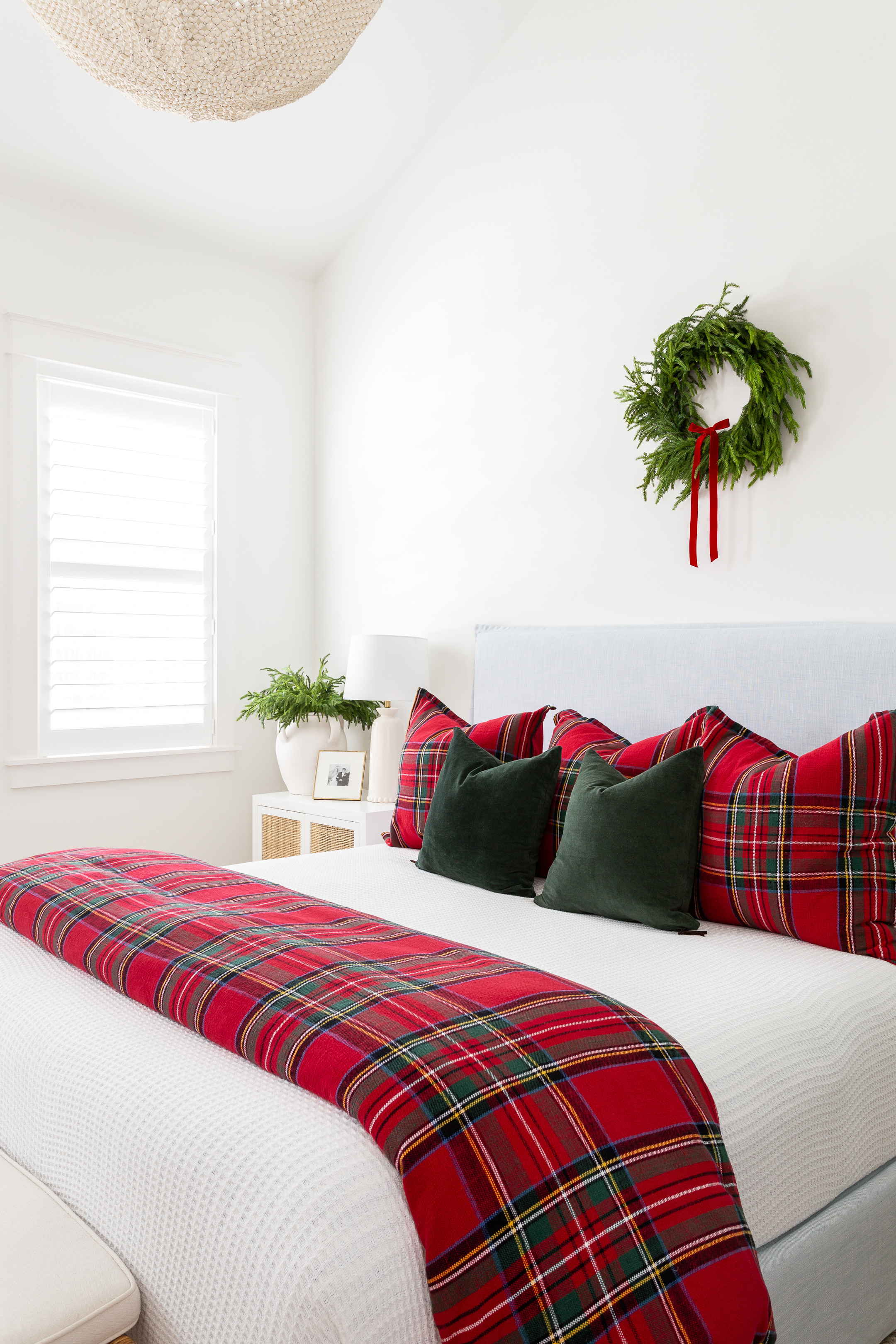 Coastal traditional Christmas bedroom // cozy holiday bedroom // Christmas plaid // Christmas throw pillows 

 #LTKHoliday #LTKSeasonal #LTKStyleTip