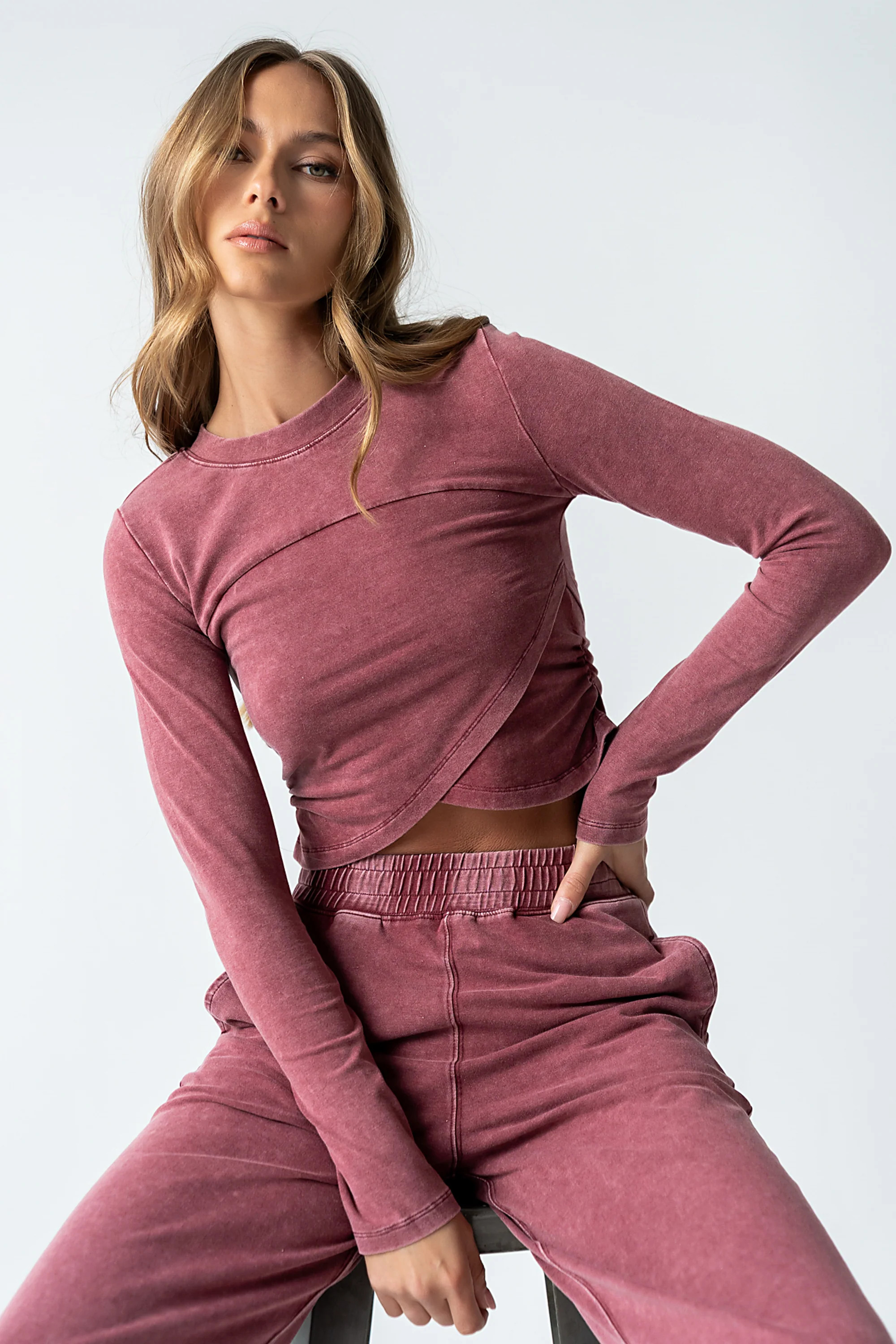 Kassie Crossover Crop Top in Berry | Böhme US