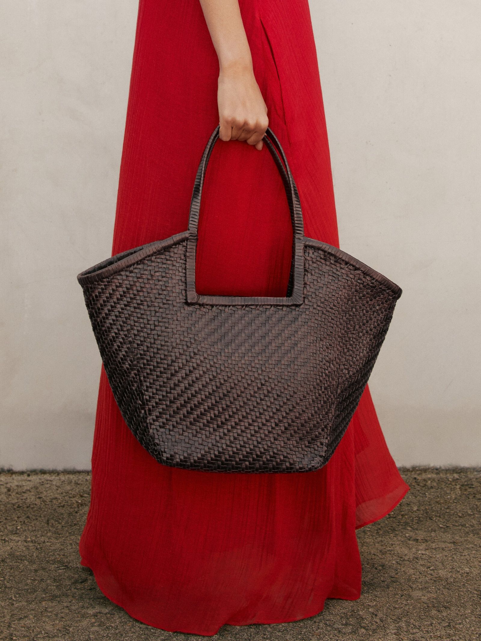 Woven nappa leather basket bag | Massimo Dutti UK