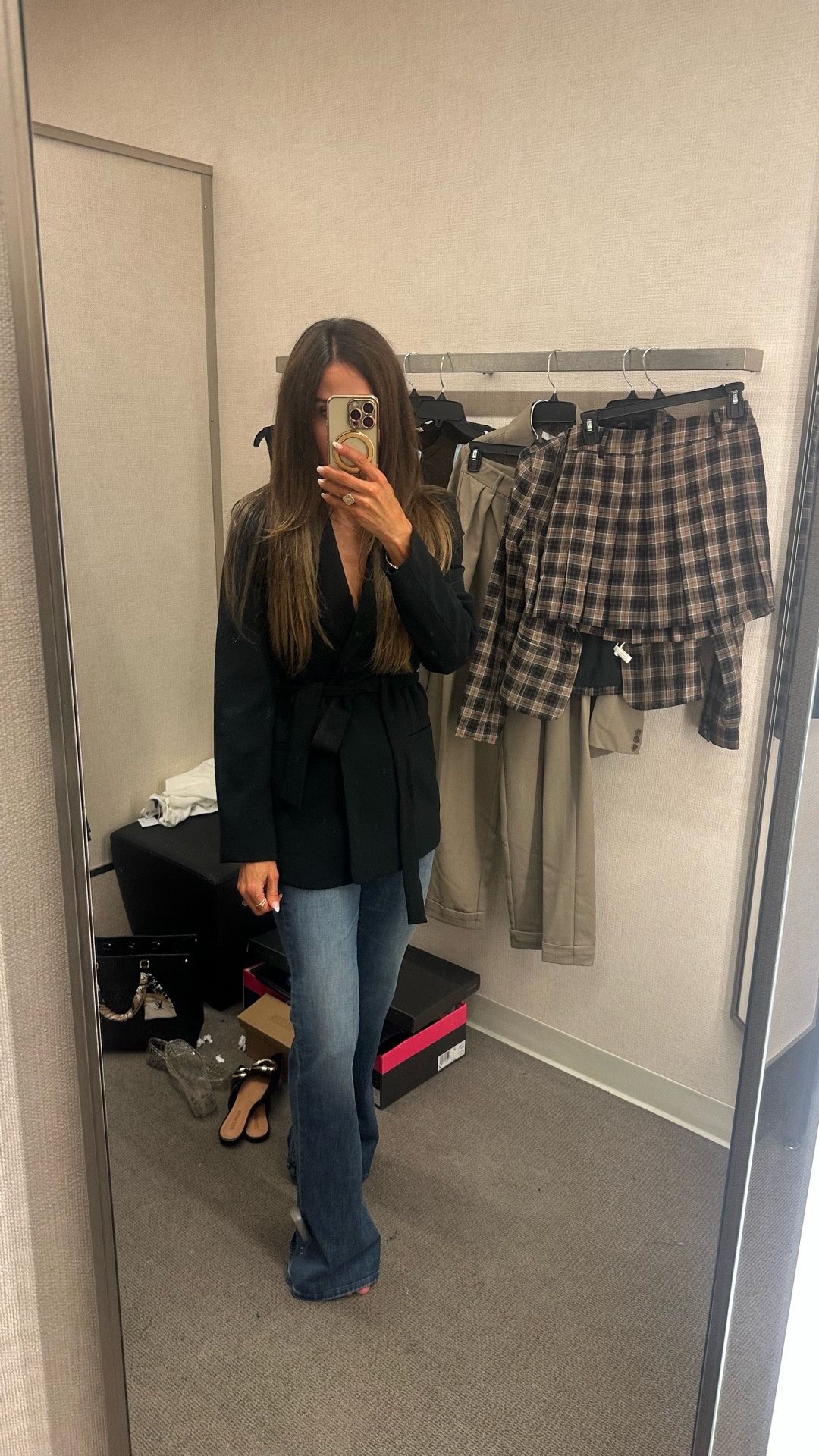 Wearing xxs in blazer and 25 in these flare jeans 💙

#NSale #Nordstrom

#LTKSaleAlert #LTKWorkwear #LTKOver40