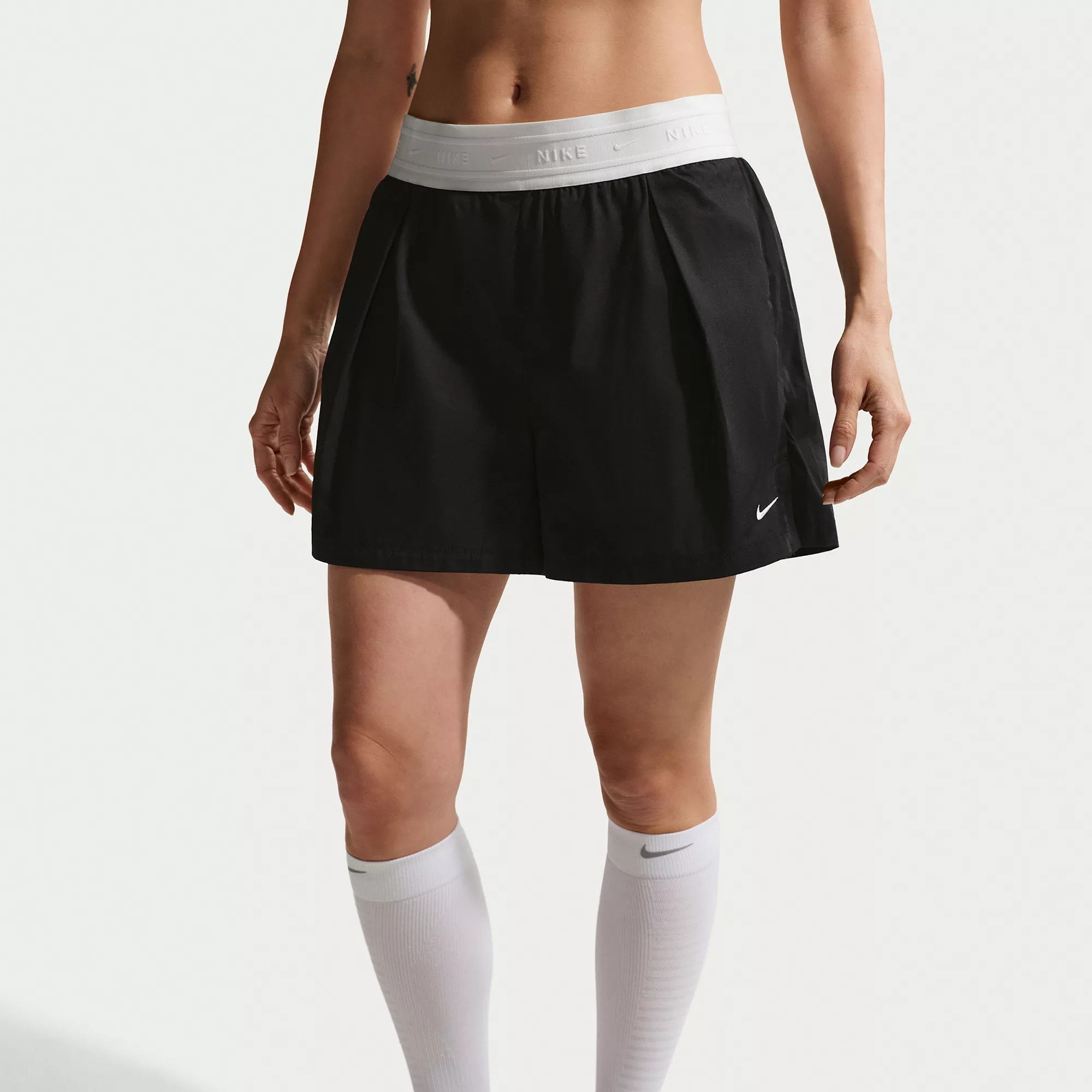 Nike Women's Sportswear Chill Poplin Shorts, Small, Black | DICK'S Sporting Goods