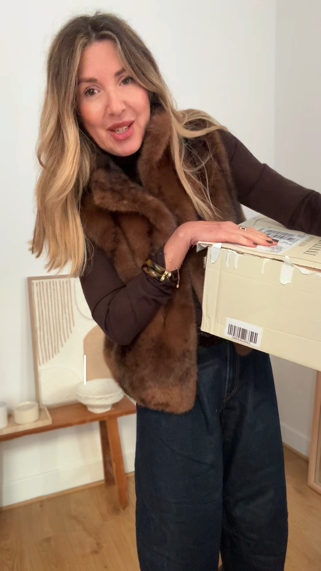 Je crois que j’ai trouvé les bottines parfaites 🤎

Modèle chocolat verni de chez @sezane — confortables, élégantes, tout ce que j’aime pour l’automne 🍂

J’ai craqué, mais… avouez qu’elles en valent la peine ? 👢✨

#Sezane #SezaneAddict #FrenchStyle #AutumnLooks#

I think I’ve found the perfect ankle boots 🤎

The chocolate patent model from @sezane — comfortable, elegant, everything I love for autumn 🍂

I gave in, but… admit it, they’re totally worth it, right? 👢✨

#LTKfrance #LTKwinter #LTKeurope