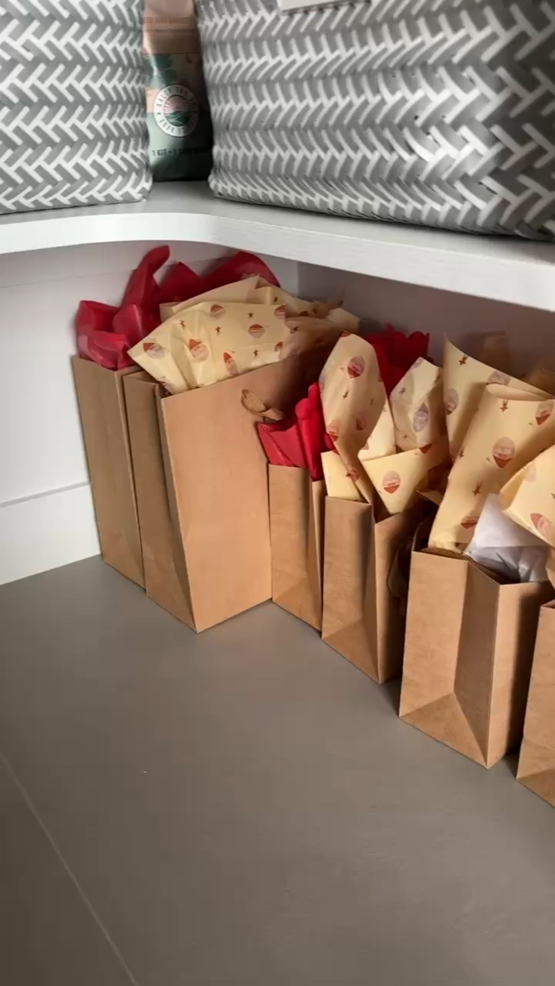 loving these bags from amazon! not your average bag + elevated look! 

#LTKHoliday #LTKmomlife #LTKGiftGuide