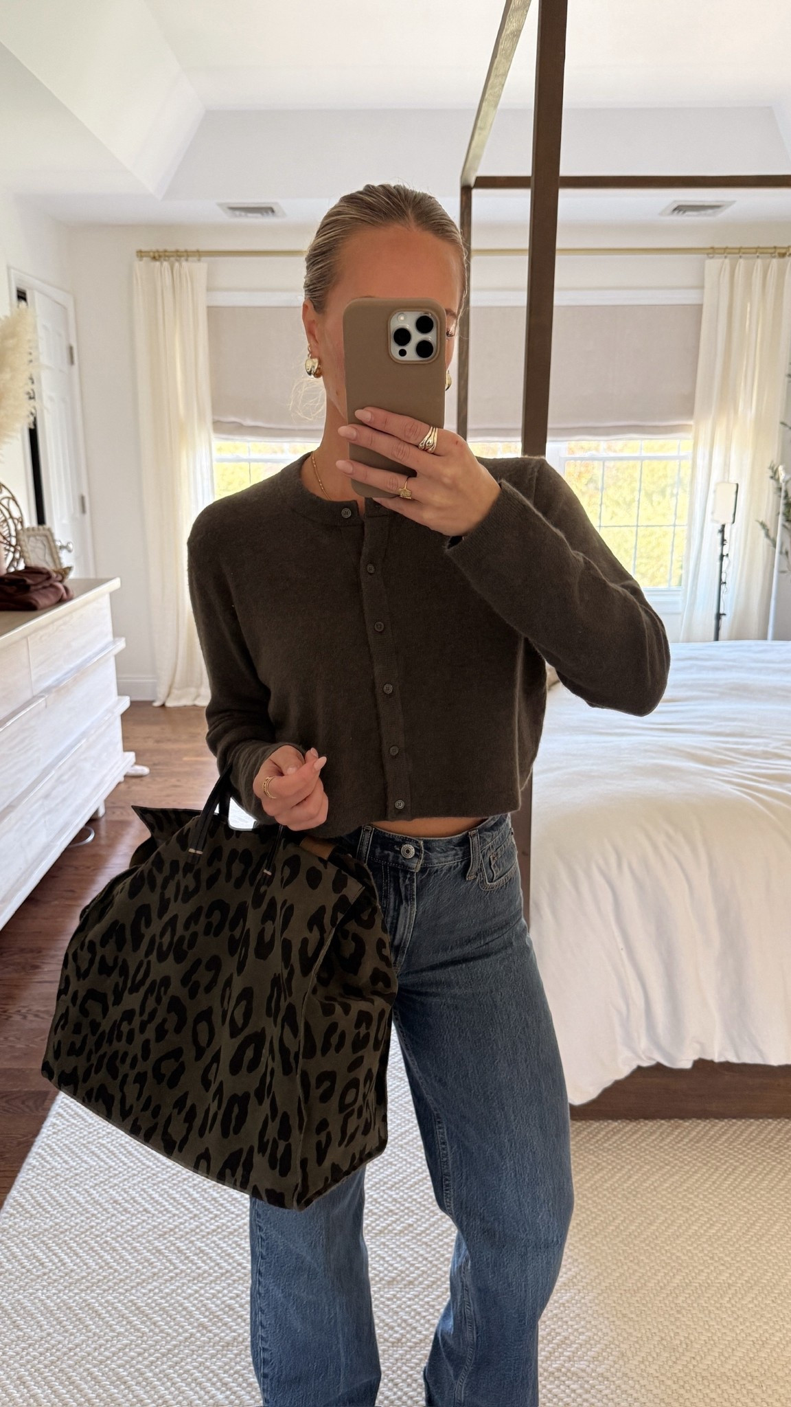 OOTD 🤎 wearing Aritzia cardigan and Abercrombie jeans. small in cardigan & 26 regular in jeans! 

#LTKootd #LTKItBag #LTKStyleTip