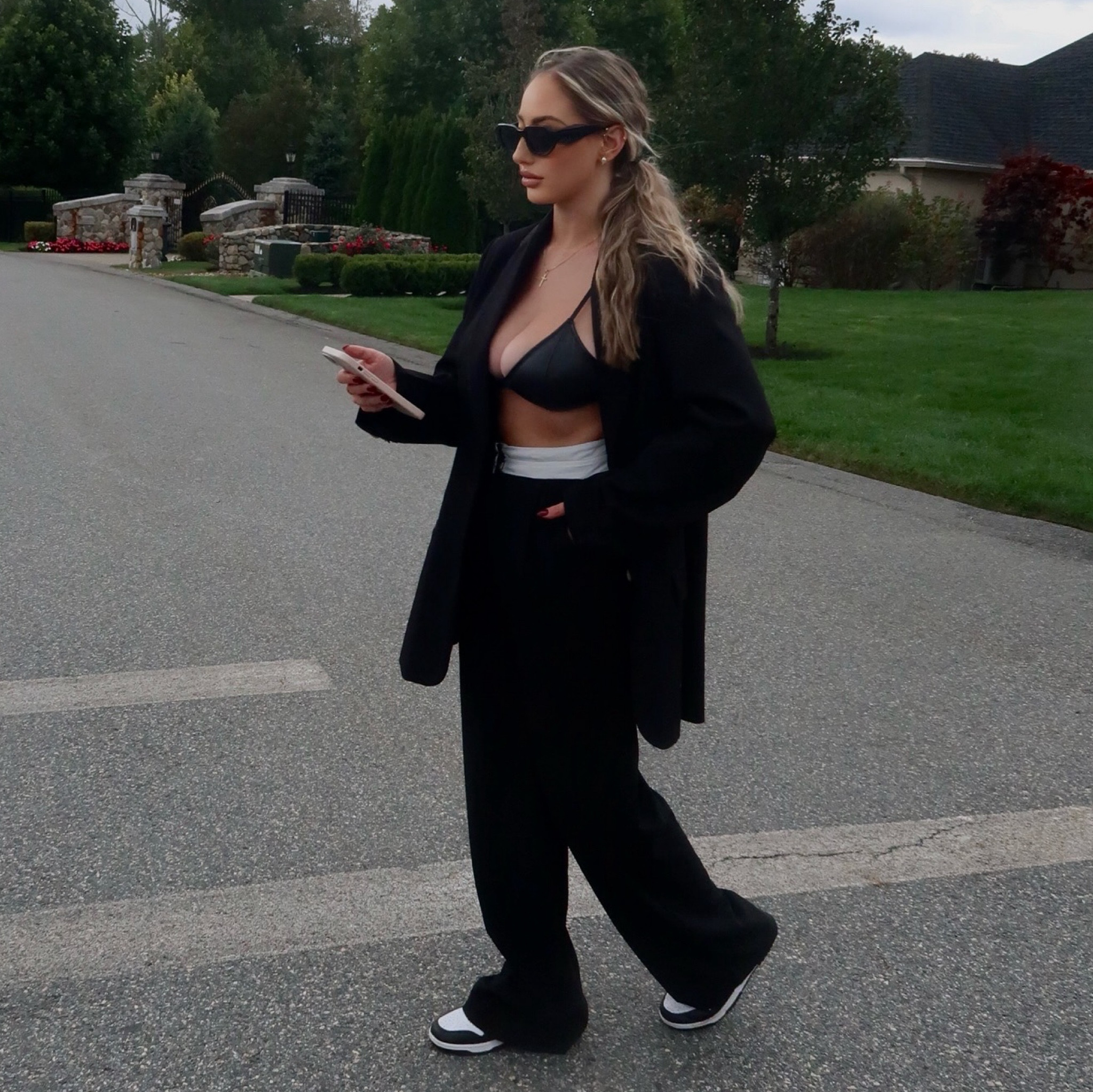 Always in all black 🤭

#LTKSeasonal #LTKStyleTip #LTKWorkwear