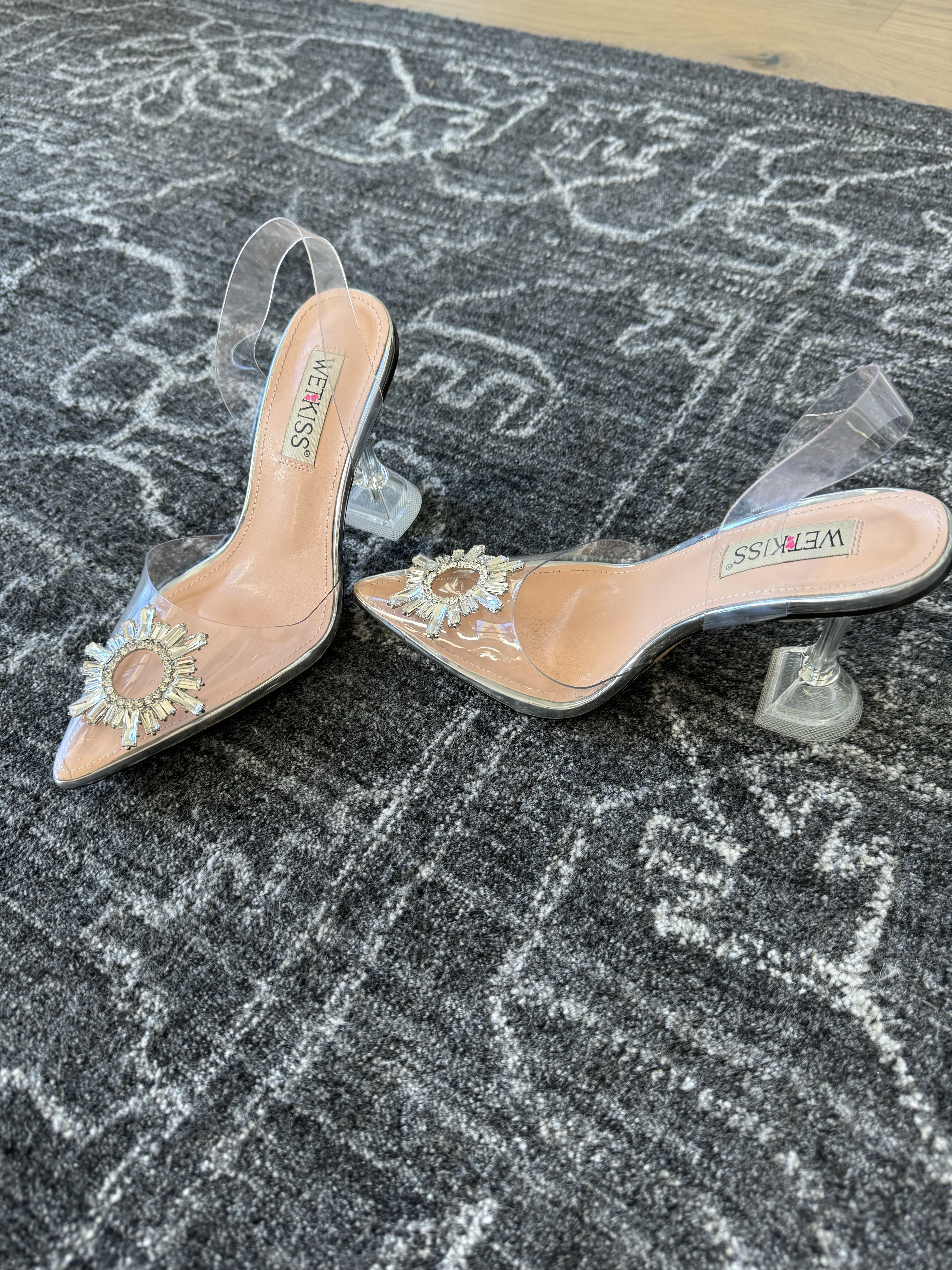 Shoes
Amazon heels
Clear heels
Silver heels 


#LTKShoeCrush #LTKSeasonal #LTKCyberWeek