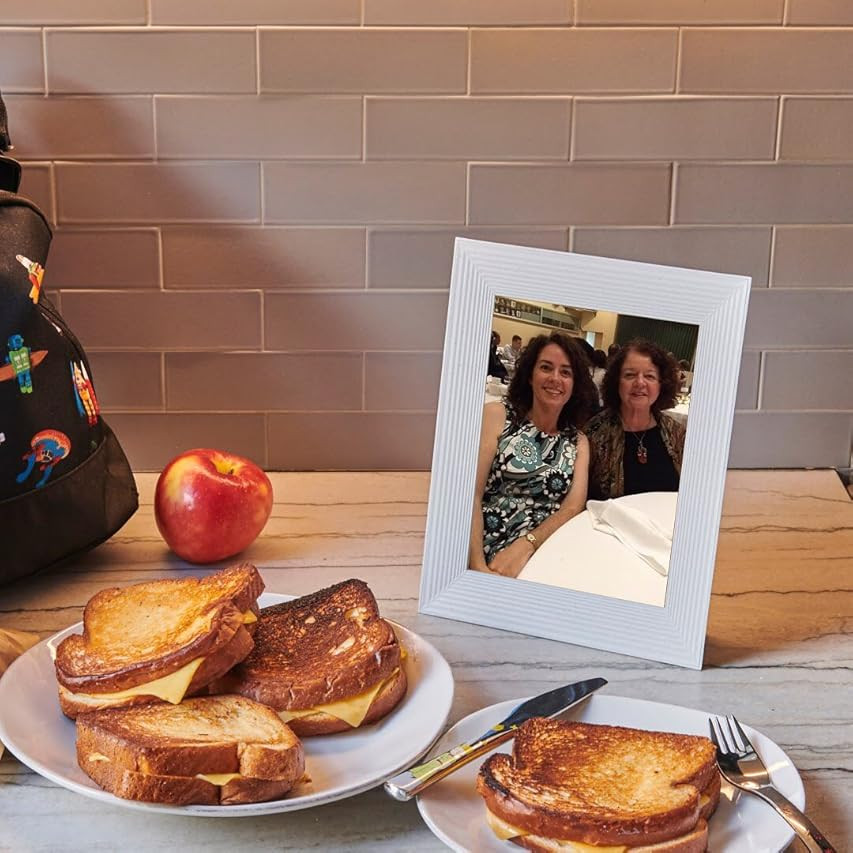 Aura Carver HD Smart Digital Picture Frame 10.1 Inch WiFi Cloud Digital Photo Frame, Free Unlimit... | Amazon (US)