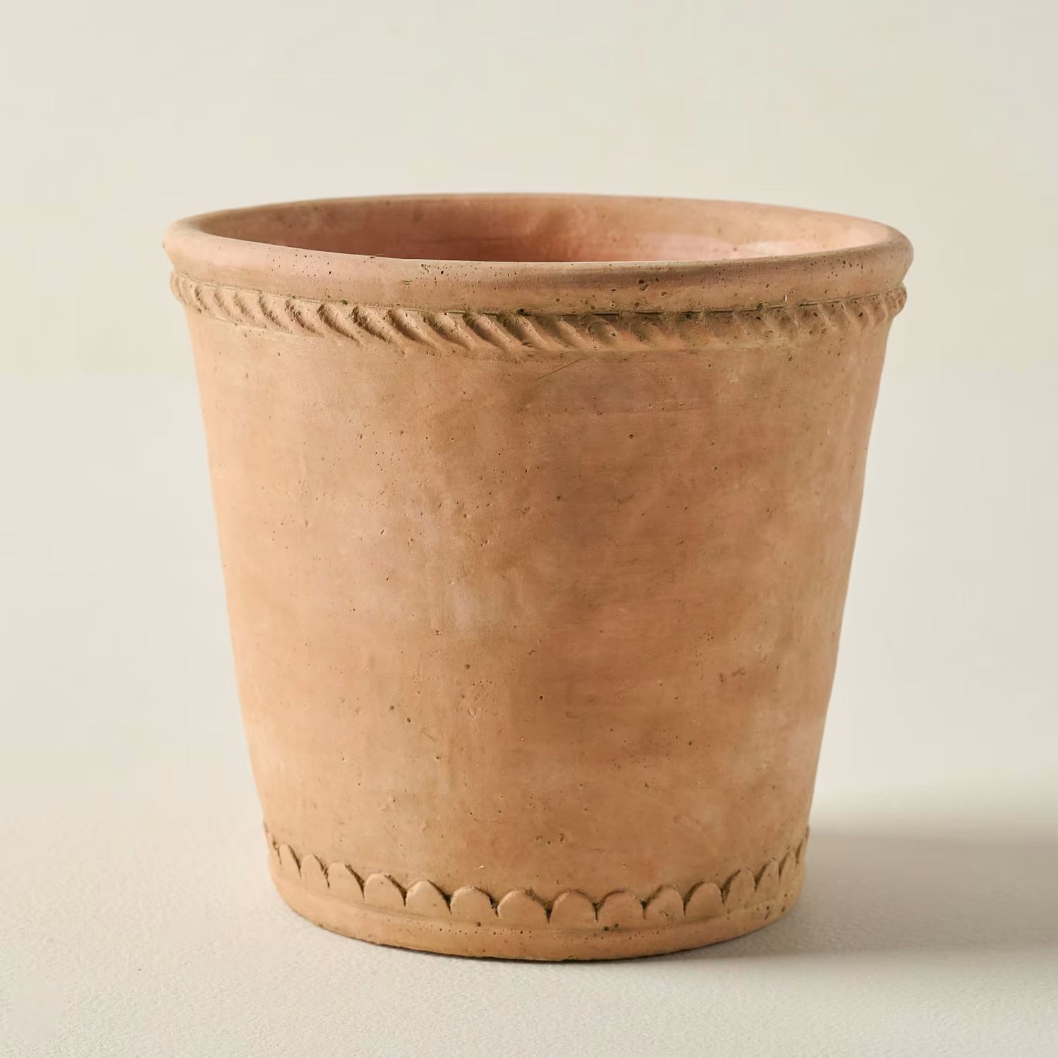 Terracotta Garden Roped Edge Pot | Magnolia