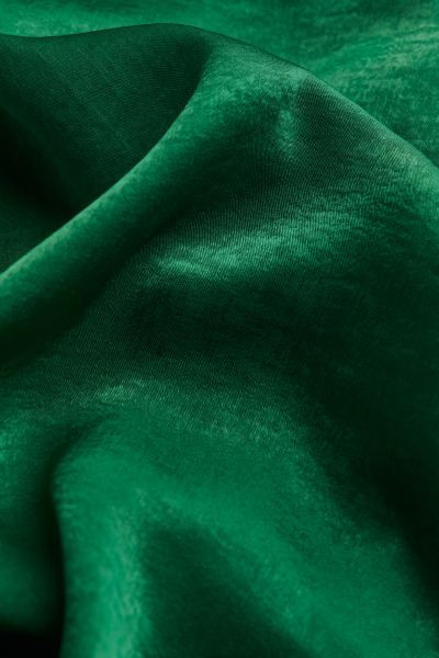 Satin Halterneck Top | H&M (US + CA)