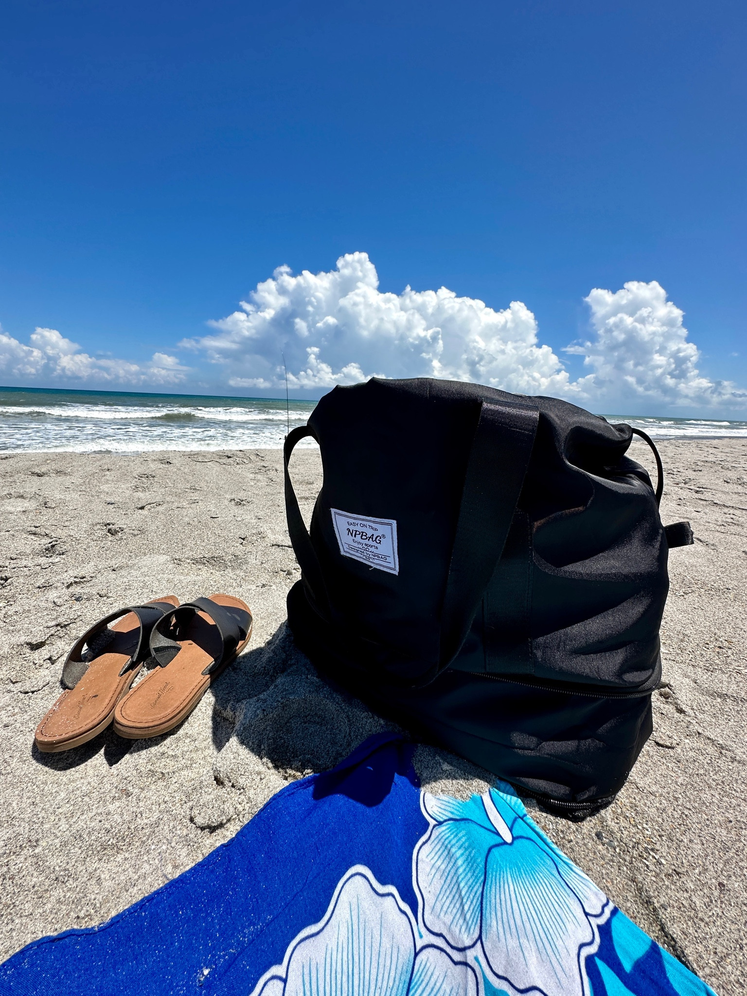 I have loved this travel bag I found from Amazon. It's also become my beach bag, and it’s perfect! My favorite part about it is it can expand to be bigger if need be, and I would recommend it for the price. 

#LTKitbag #LTKfindsunder50 #LTKtravel