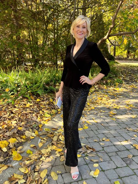 This gorgeous velvet jacket is perfect for a holiday party or mother if the bride or wedding guest! Wear it with sequin pants!

#LTKHoliday #LTKwedding #LTKSeasonal