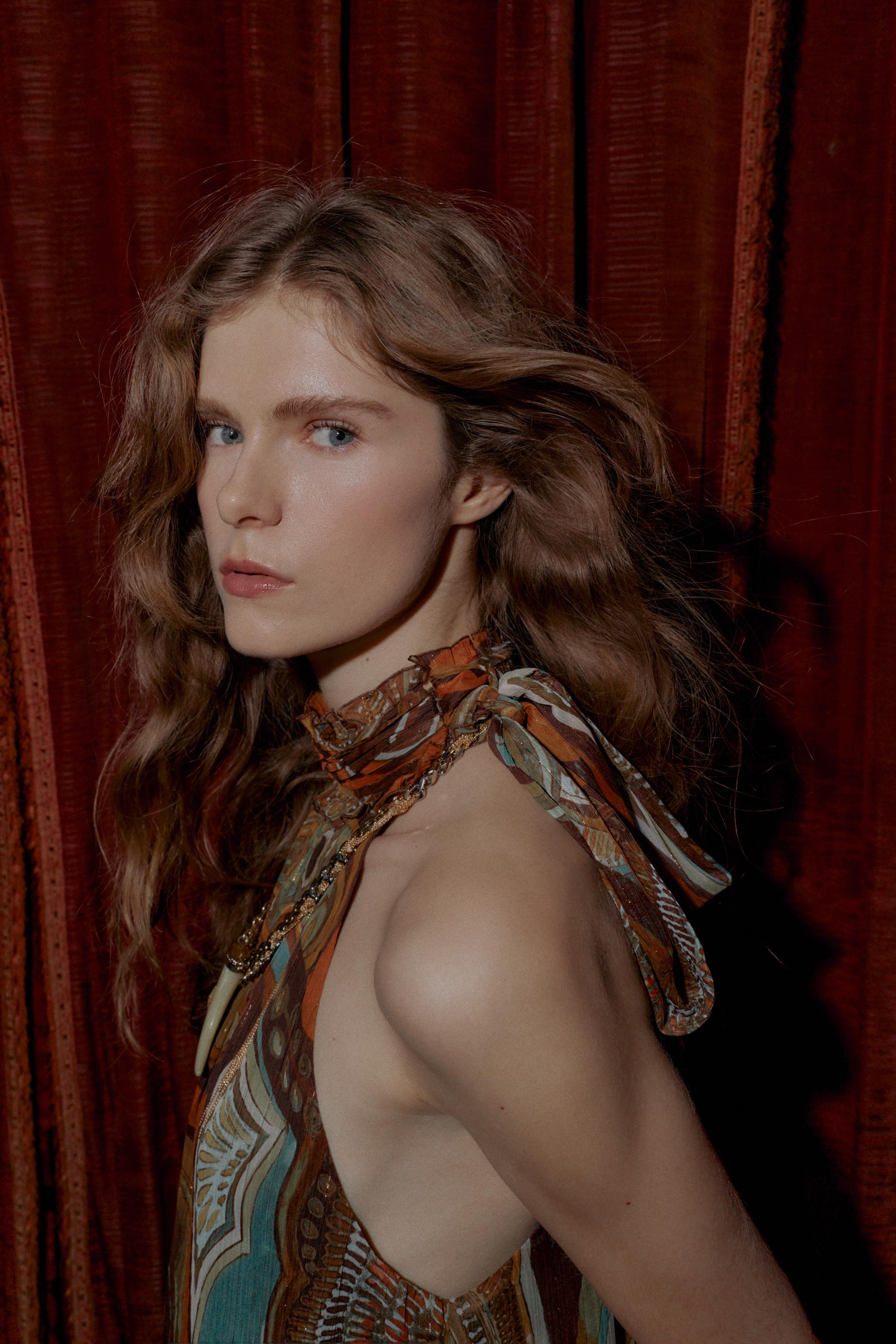 ASYMMETRIC PRINTED TOP WITH METALLIC THREAD | Zara UK