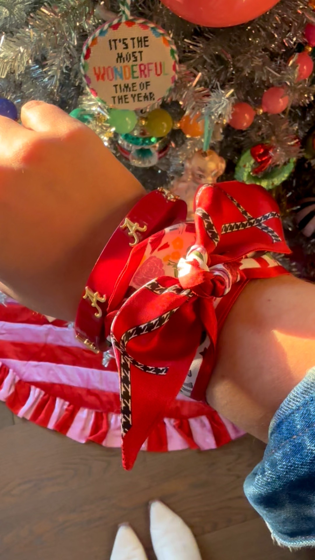 Alabama, Roll Tide, Gameday, Gameday Outfit, Christmas Gift Idea

Gameday ready with this Alabama silk scarf that is perfect for your hair, bag or worn as a bracelet! ❤️🐘

#LTKGiftGuide #LTKootd #LTKFindsUnder50