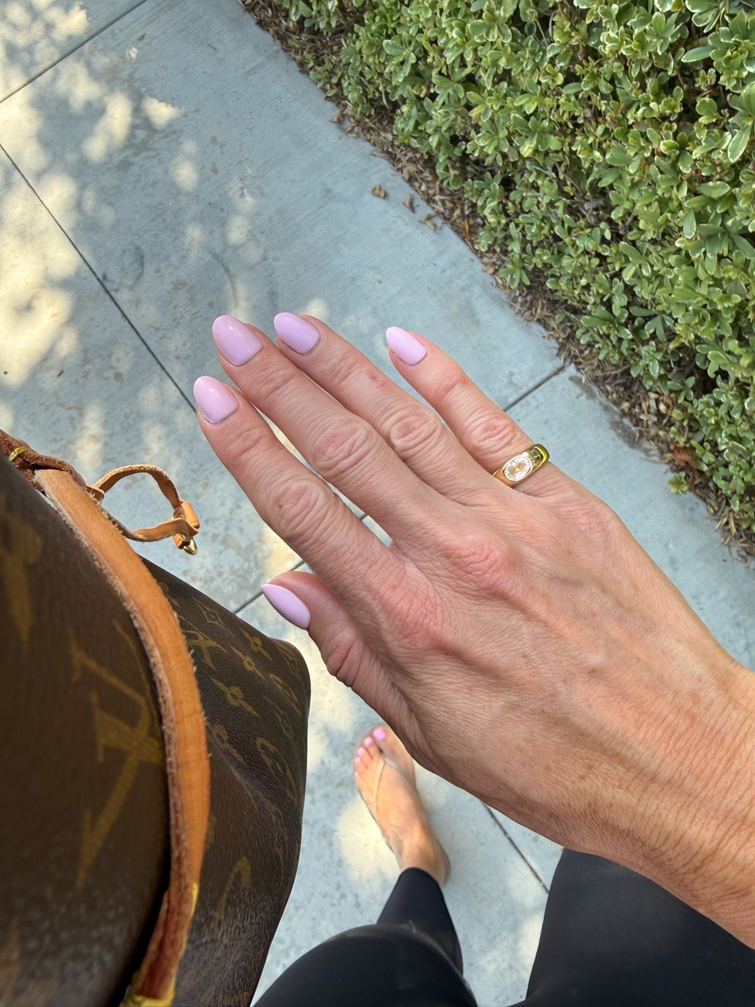 Really into the pinky ring trend right now 💍 And when I saw this one that literally looks identical to the one my Dad always wore I had to grab it! 25% off on Baublebar right now. I’m wearing a size 3 

BaubleBar, gold ring, gold jewelry, pinky ring, accessories, everyday jewelry

#LTKSaleAlert #LTKootd #LTKgrwm