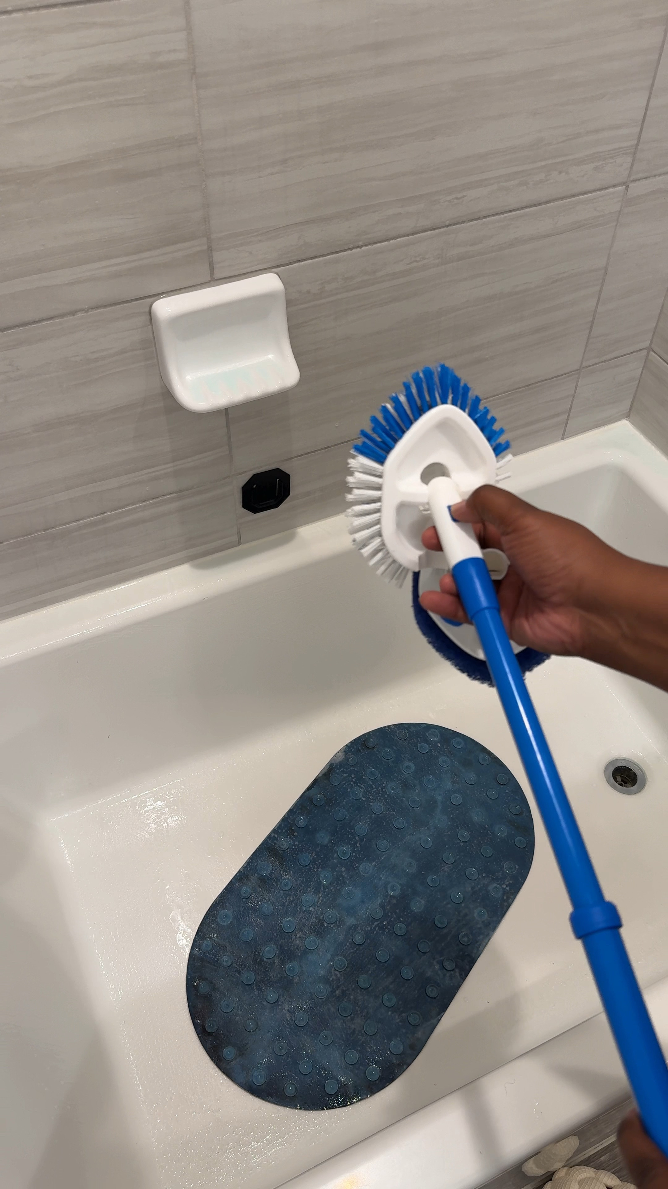 Clorox extendable tub & tile brush and scrubber attachments 

#LTKHome #LTKVideo