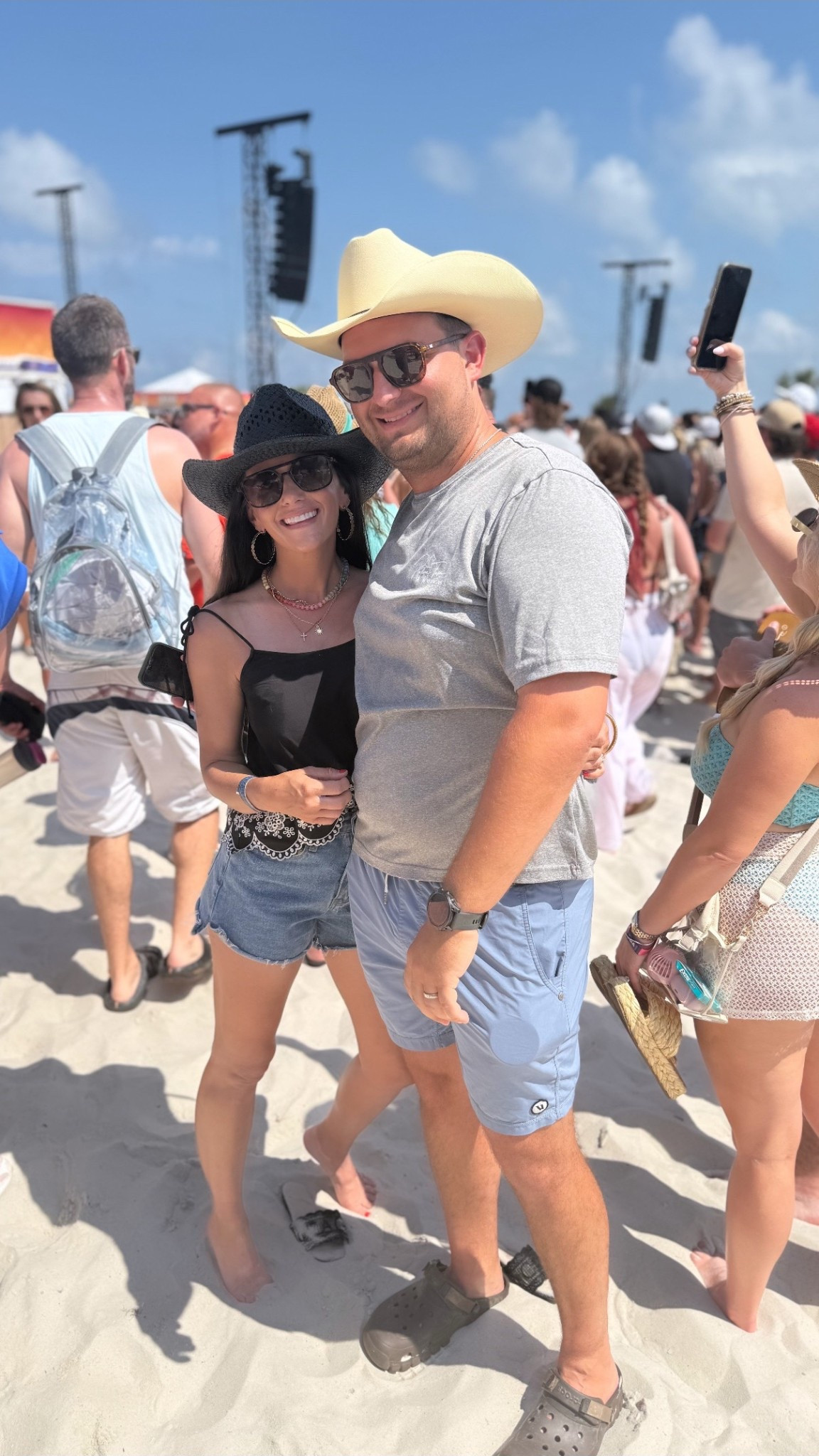 Cutest H&M top for the beach festival 

#LTKSummerEdit #LTKSaleAlert #LTKFindsUnder50