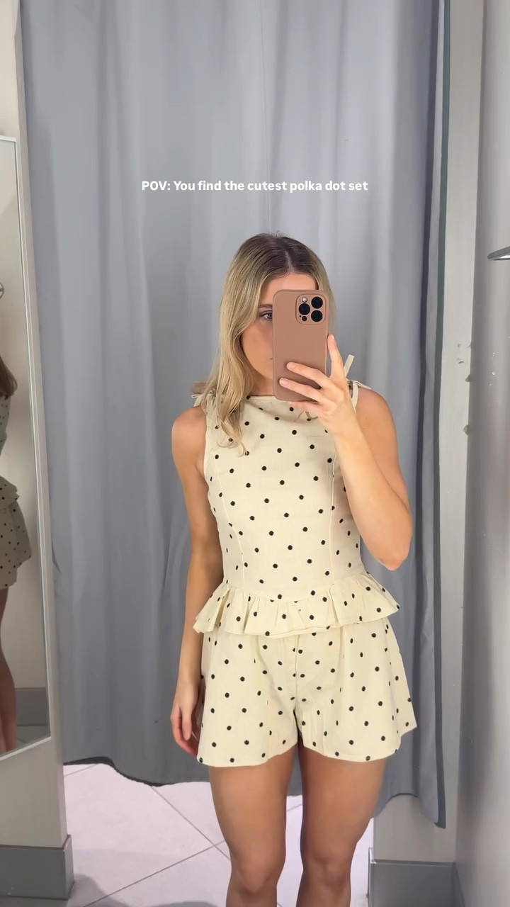 Do I need this for my hen do?! 👰‍♀️ 

#2026bride #hendo #weddingplanning #bridetobe #polkadots