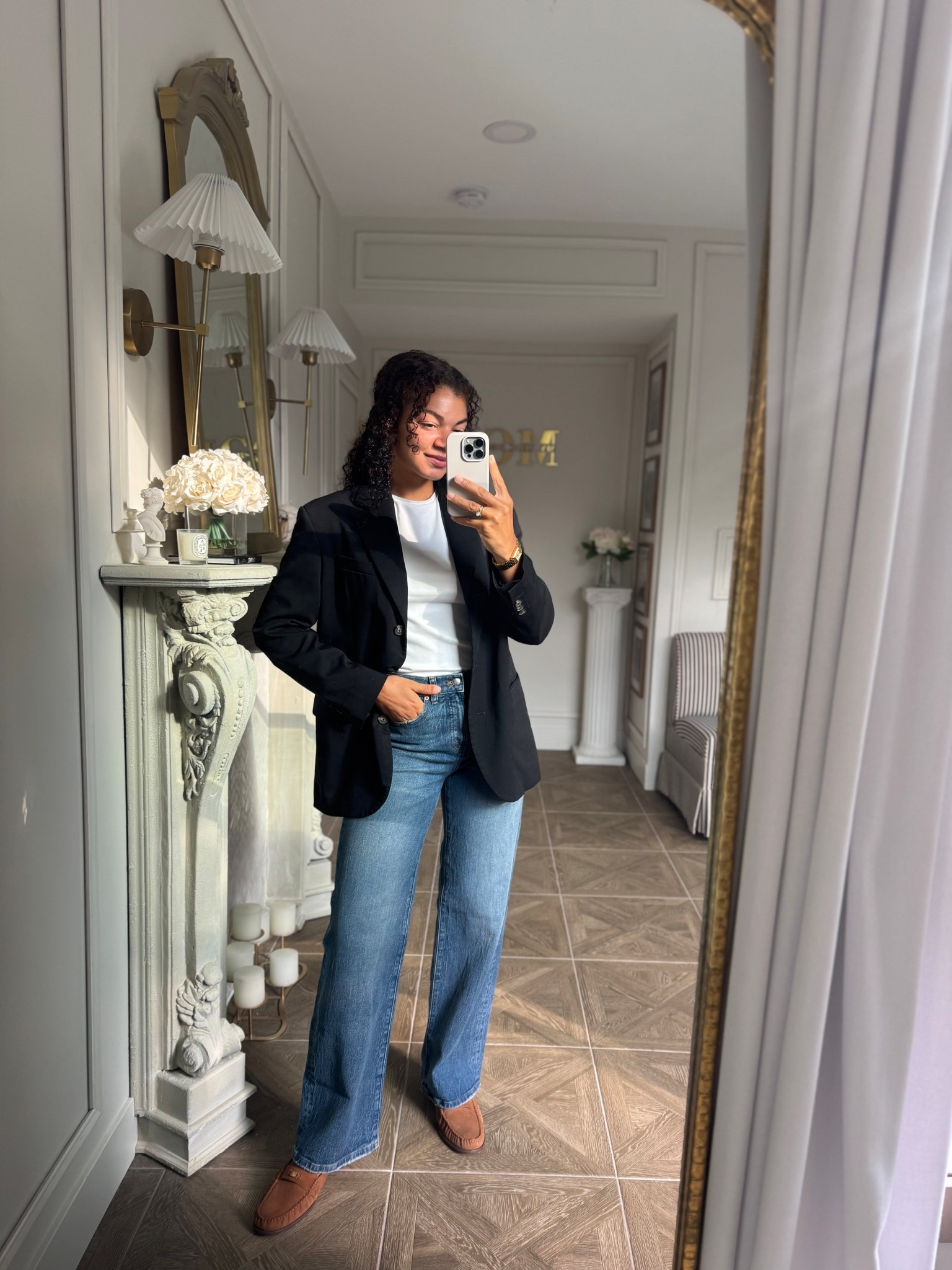 Loving this classic outfit formula: jeans, mules, t-shirt, and blazer 

#LTKStyleTip #LTKWorkwear #LTKSeasonal