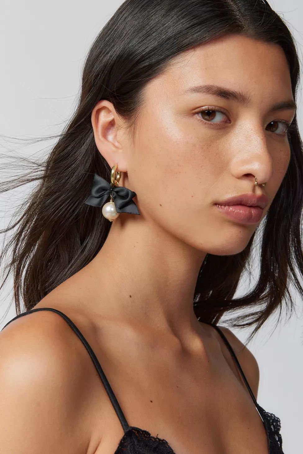 Pearl Bow Mini Hoop Earring | Urban Outfitters (US and RoW)