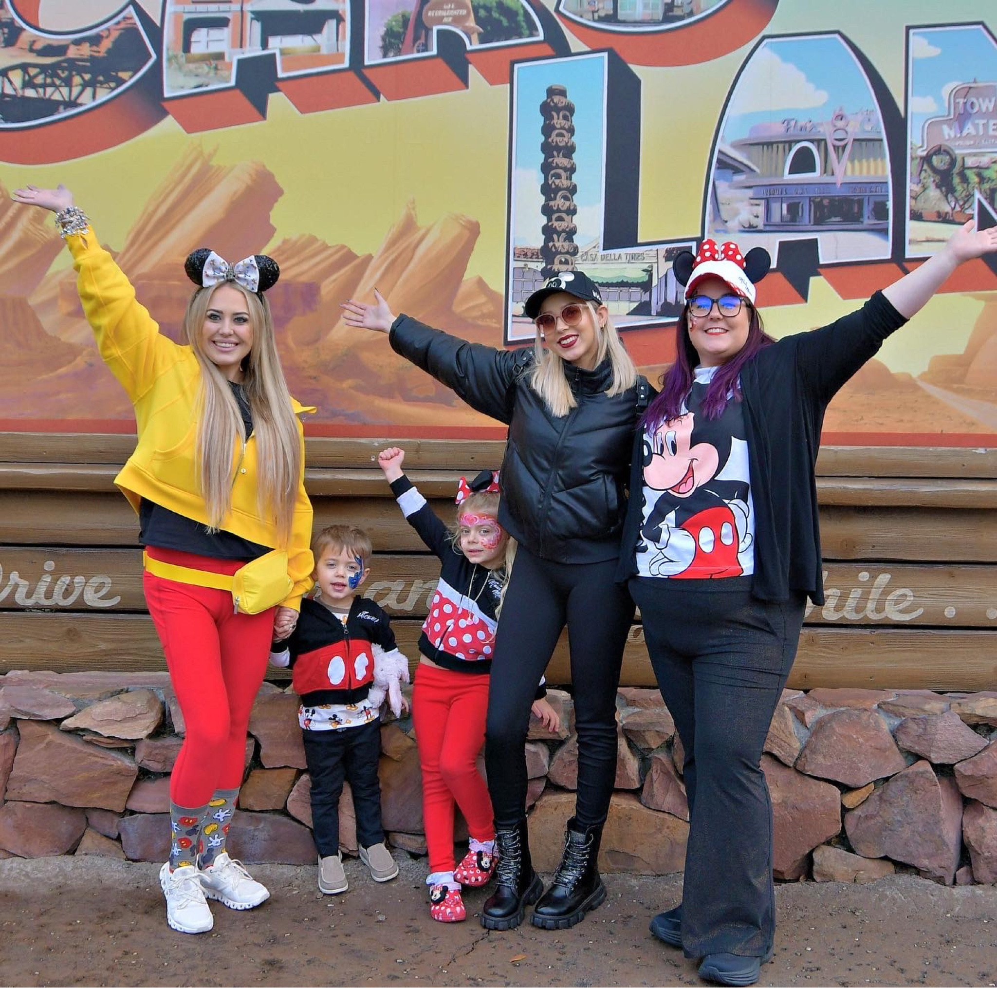 Can’t resist a good theme! Beyond yoga Spacedye leggings are superior - and these “out of pocket” legging rule all. And this new lululemon yellow was so spot on I had to have it. And on cloud sneakers - changed my Disney game. #ltkdisney 

#LTKmidsize #LTKtravel #LTKMostLoved