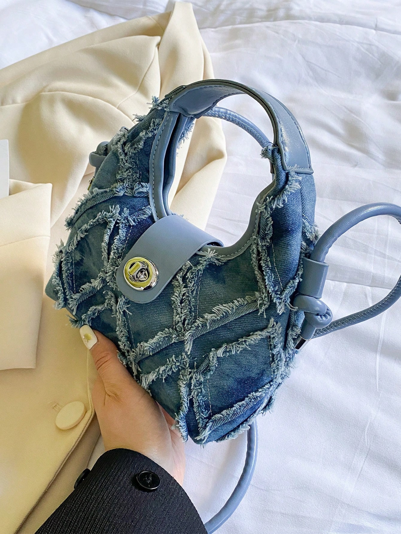 Mini Hobo Bag Twist Lock Raw Trim Vintage Denim Underarm Bag, Trendy Turn-Lock Satchel Bag, Simpl... | SHEIN