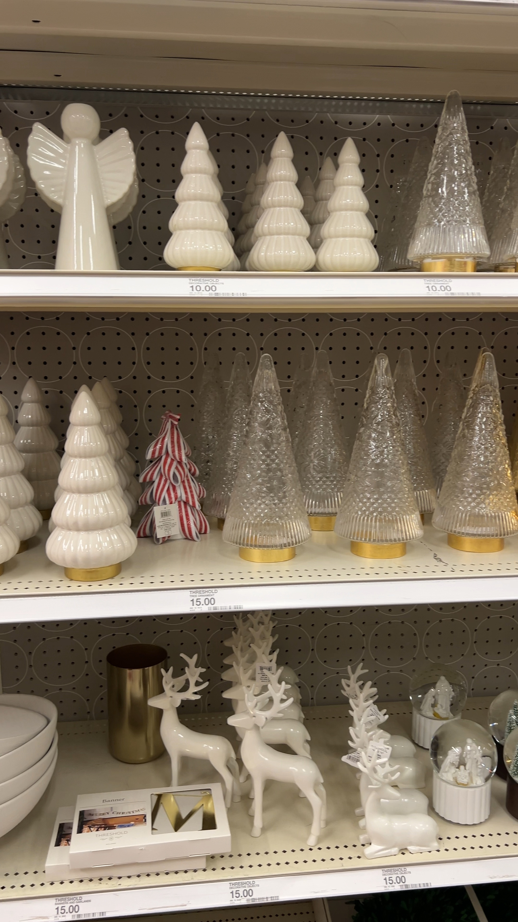 Christmas decor at Target.
Ceramic Christmas tree
Glass cone Christmas tree.
Gold nutcracker.
White reindeer.
Gold Christmas tree.
Snow globe.


#LTKHoliday #LTKSeasonal #LTKHome