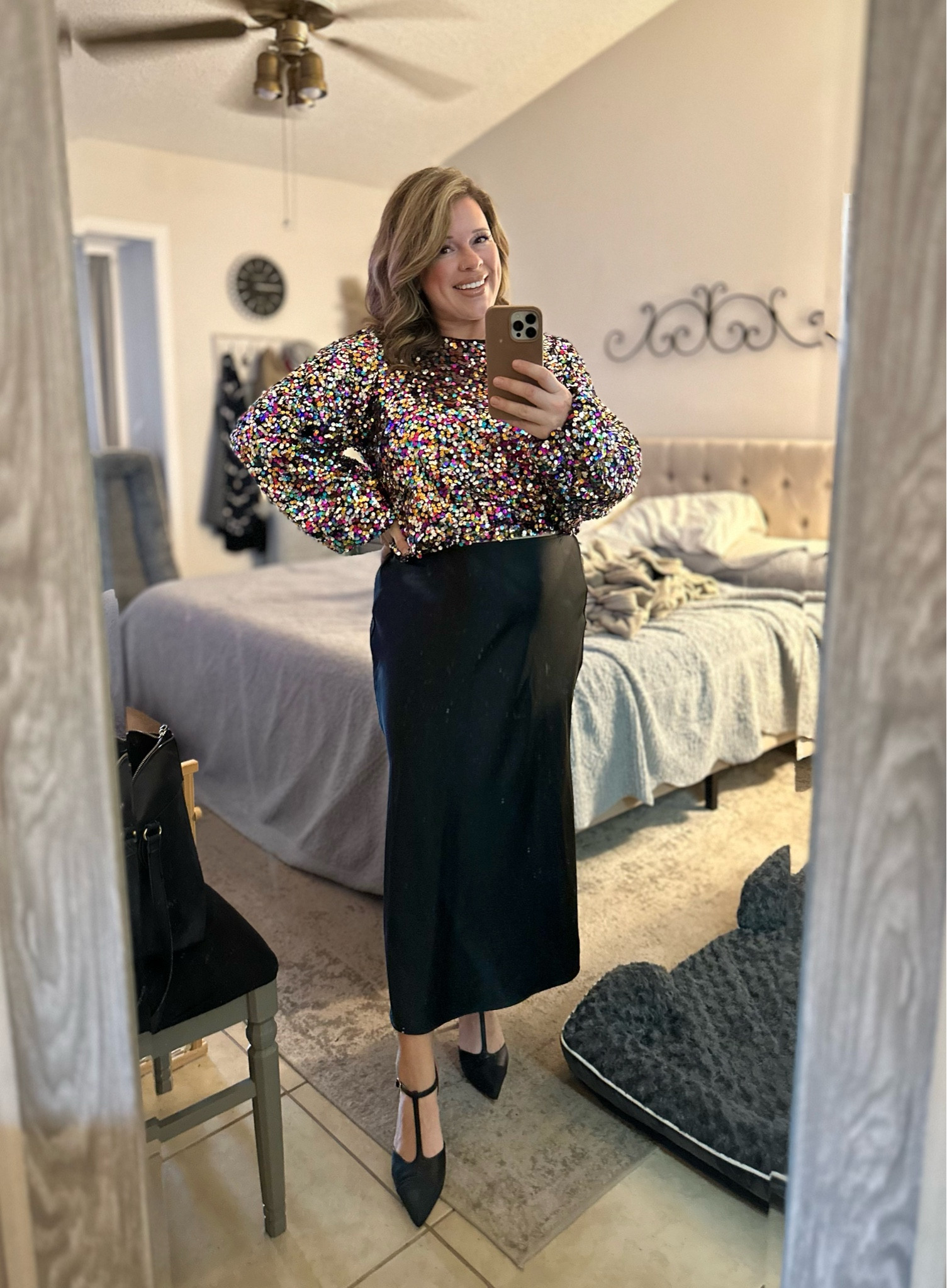 What’s more iconic for the end of the year than a sparkly outfit? This sequin gem of a find is perfect for any curvy ladies or pregnant mamas that want to leave out their baby bump and not have it restricted by a tight sequin outfit.


Ends of the year party
Sequin outfit
New Year’s Eve outfit
Fall fashion
Fall outfits 
Midsize outfit
Midsize fashion
Size large

#LTKStyleTip #LTKMidsize #LTKBump