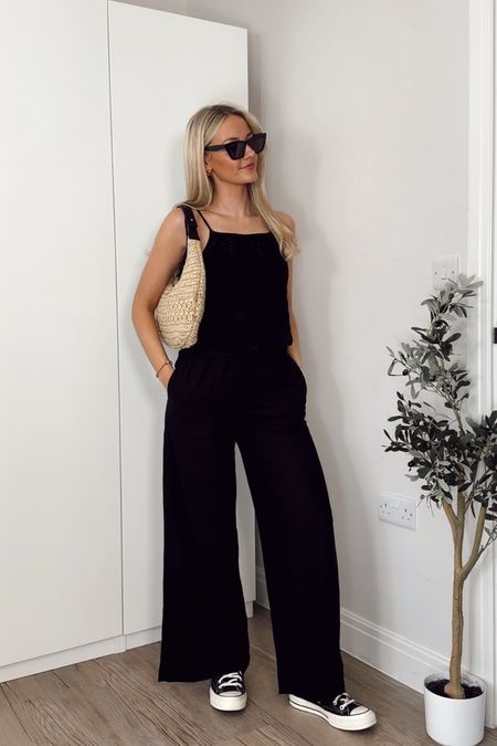 linen trousers & black crochet top - new in!
I’m 5’4 and size 6/8:
wearing size XS in the top (fits true to size) it also has adjustable straps 🖤
wearing XS in the linen trousers, they are a low rise and hit just above the ankle on me 🖤 

#LTKeurope #LTKSeasonal