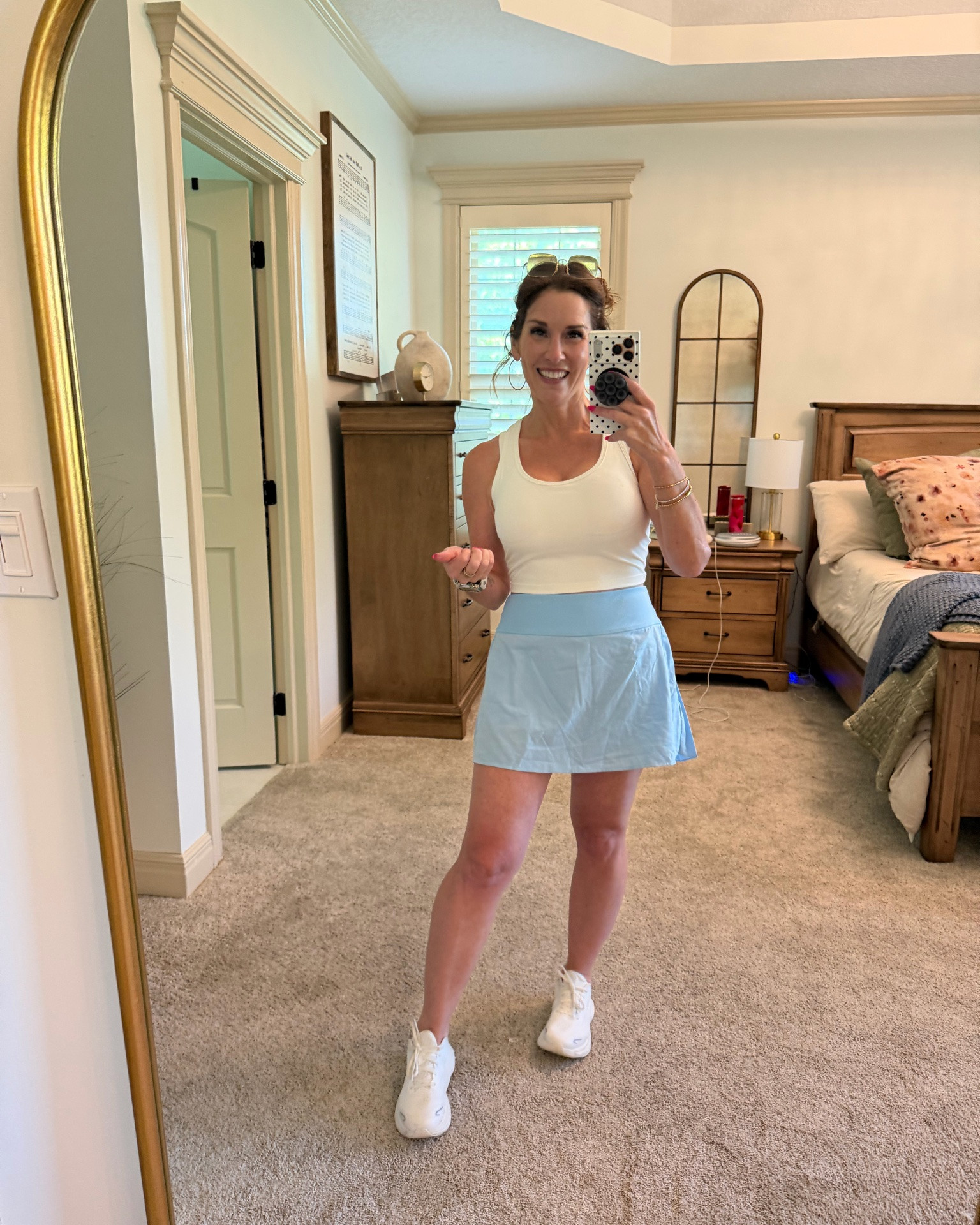 Athlesuire look ￼

#LTKOver40 #LTKActive #LTKfitnessgoals