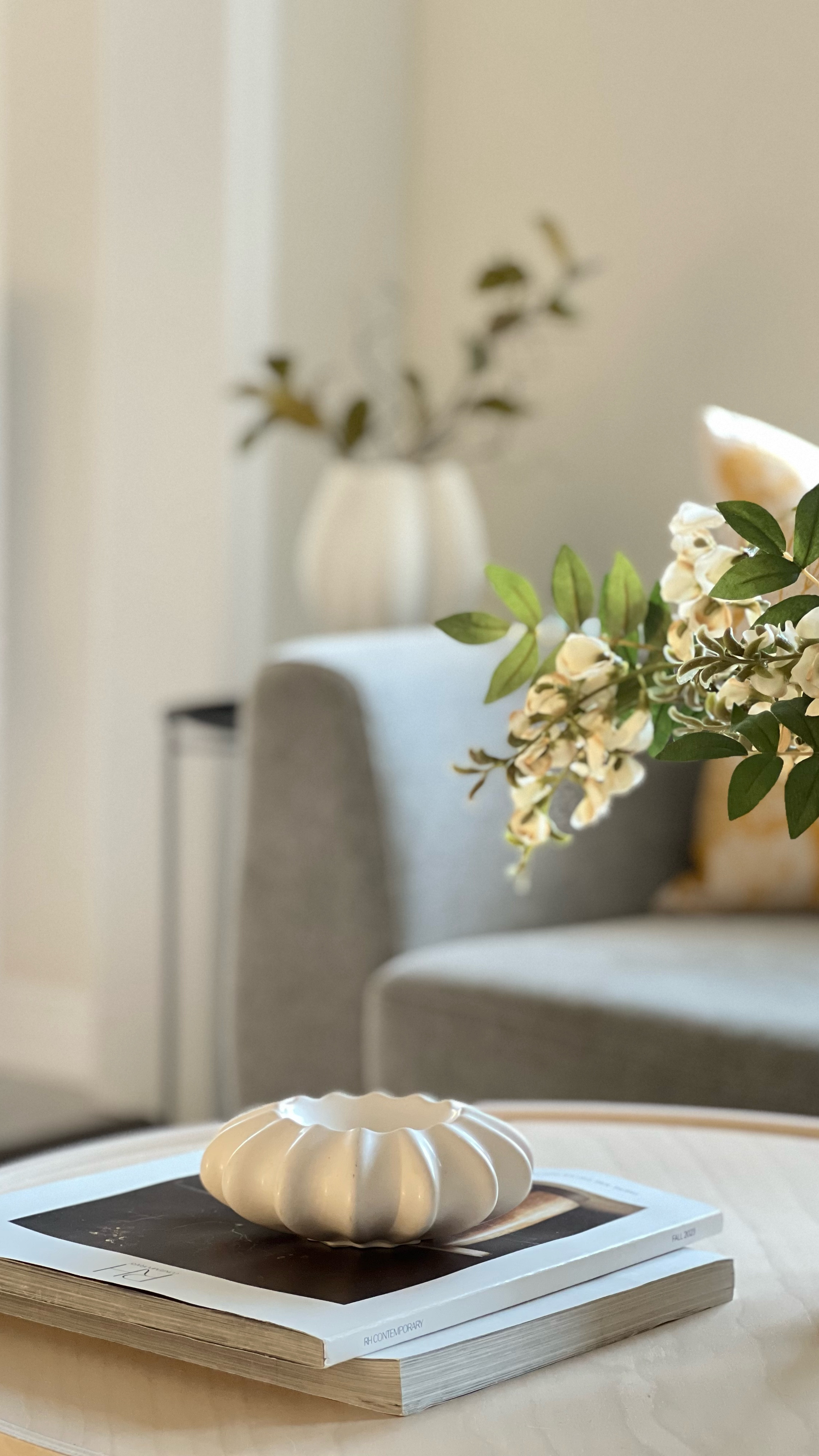 You know I’m a big fan of nature inspired decor 🌿

This byer wisteria bunch from @urbanbarn screams spring and looks so real. It was an instant add to cart - obsessed 🤩

Love how it goes well with my neutral living room palette. They look simple yet elegant, love how the flowers droop by the side.

#urbanbarn #springdecor #spring #coffeetabledecor #flowers #howistyle #myurbanbarn @urbanbarn

#LTKstyletip #LTKspring #LTKcanada