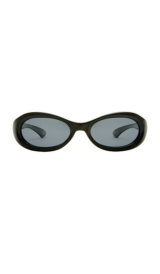 Le Specs Nightcrawler Sunglasses in Black. | Revolve Clothing (Global)