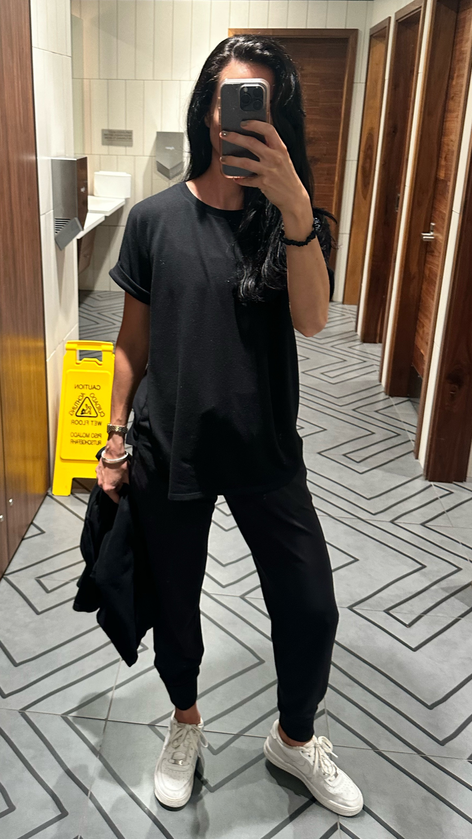 Travel day outfit to fly to London. These Lulu joggers are so comfy for a long flight. Also can’t say enough good things about these t-shirts. I bought one years ago, and it’s held up so well that I bought 4 more. Got it for under $15 at Belk. 

#LTKeurope #LTKstyletip #LTKtravel