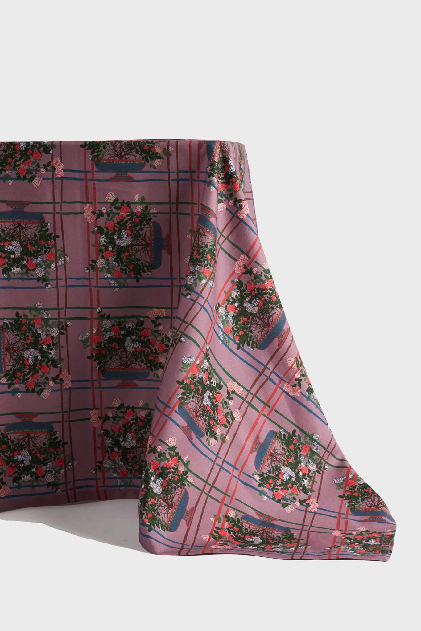 La Vie en Rose Tablecloth | Tuckernuck (US)